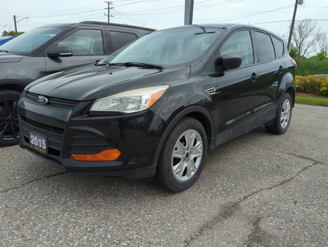 2015 Ford Escape S - LOCAL TRADE, LOW KMS, REAR CAMERA, 2.5L ENGINE