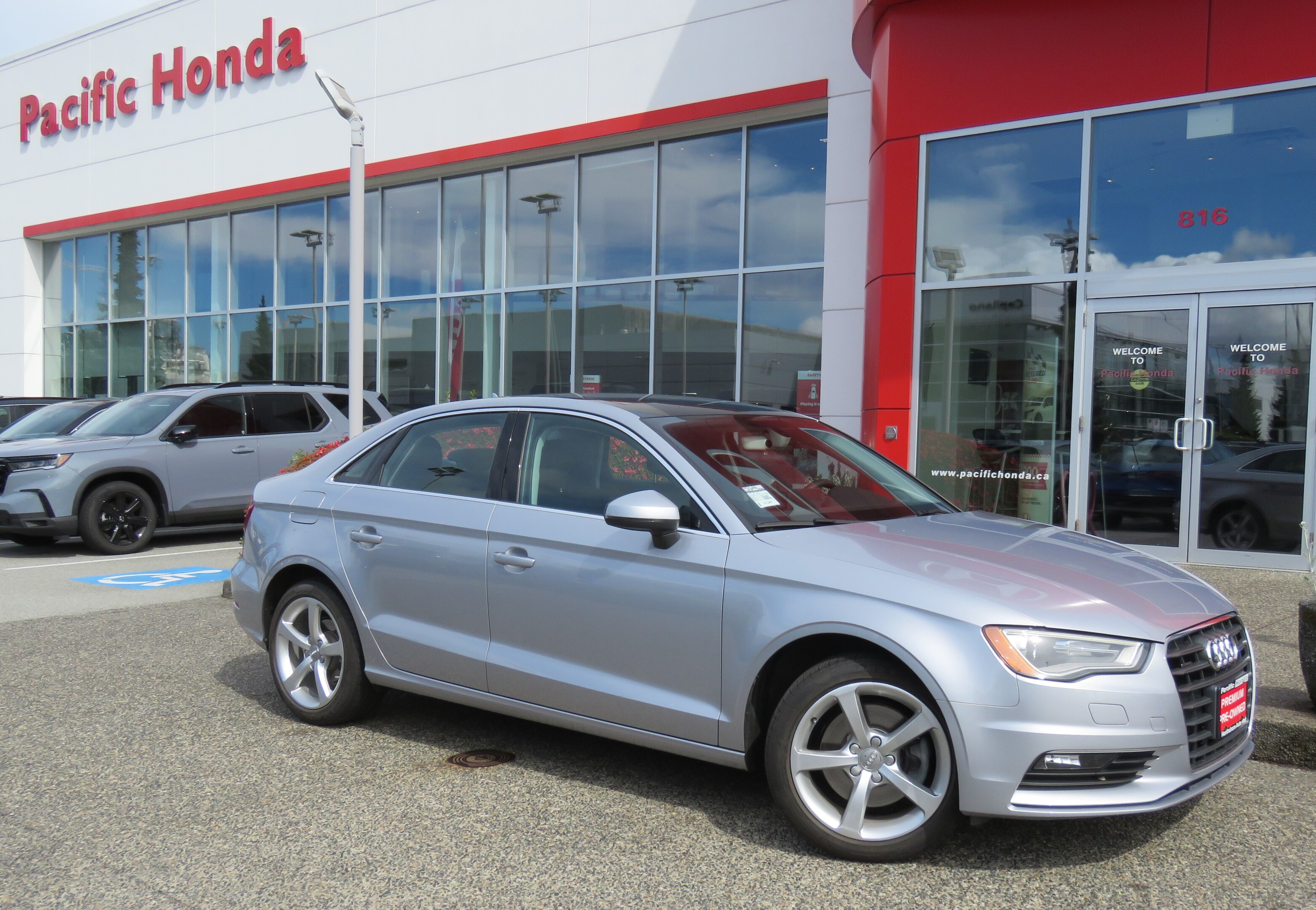 2016 Audi A3 2.0T KOMFORT NO ACCIDENTS, LEAHER, SUNROOF, PUSH S