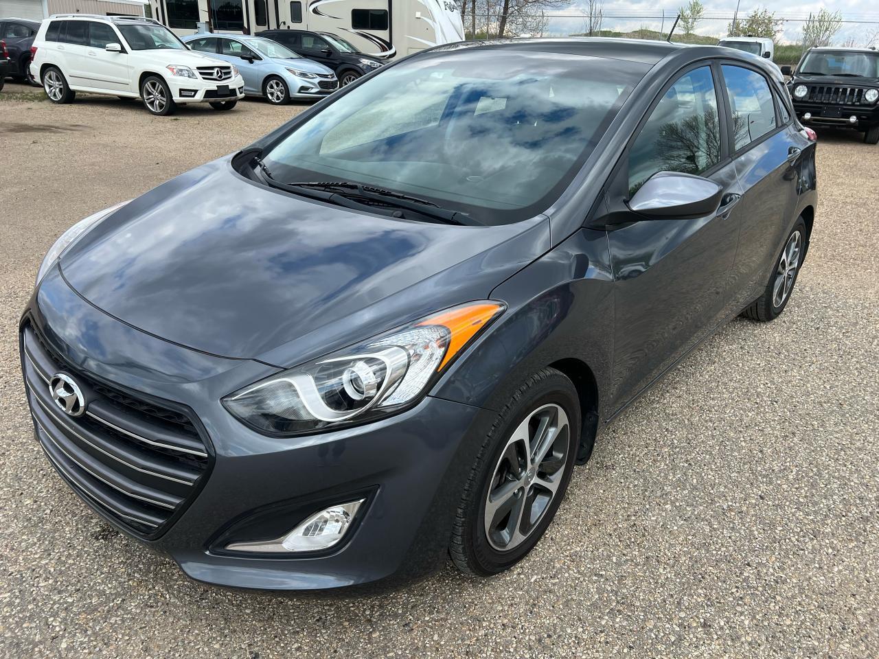 2017 Hyundai Elantra GT GT Pano roof heated Seats +