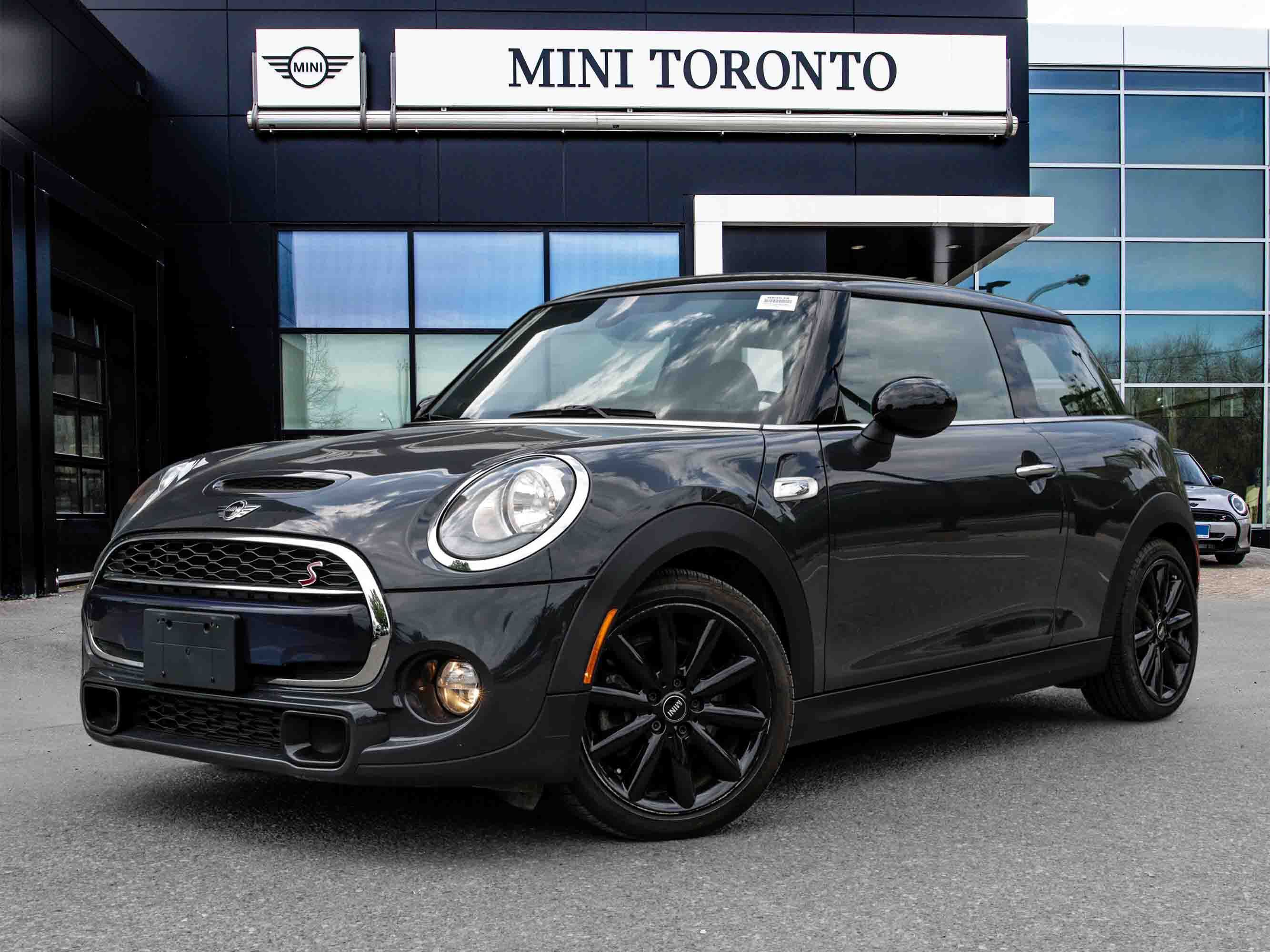 2016 MINI Cooper Hardtop S | Safety Checked | Low Mileage! W/Nav!
