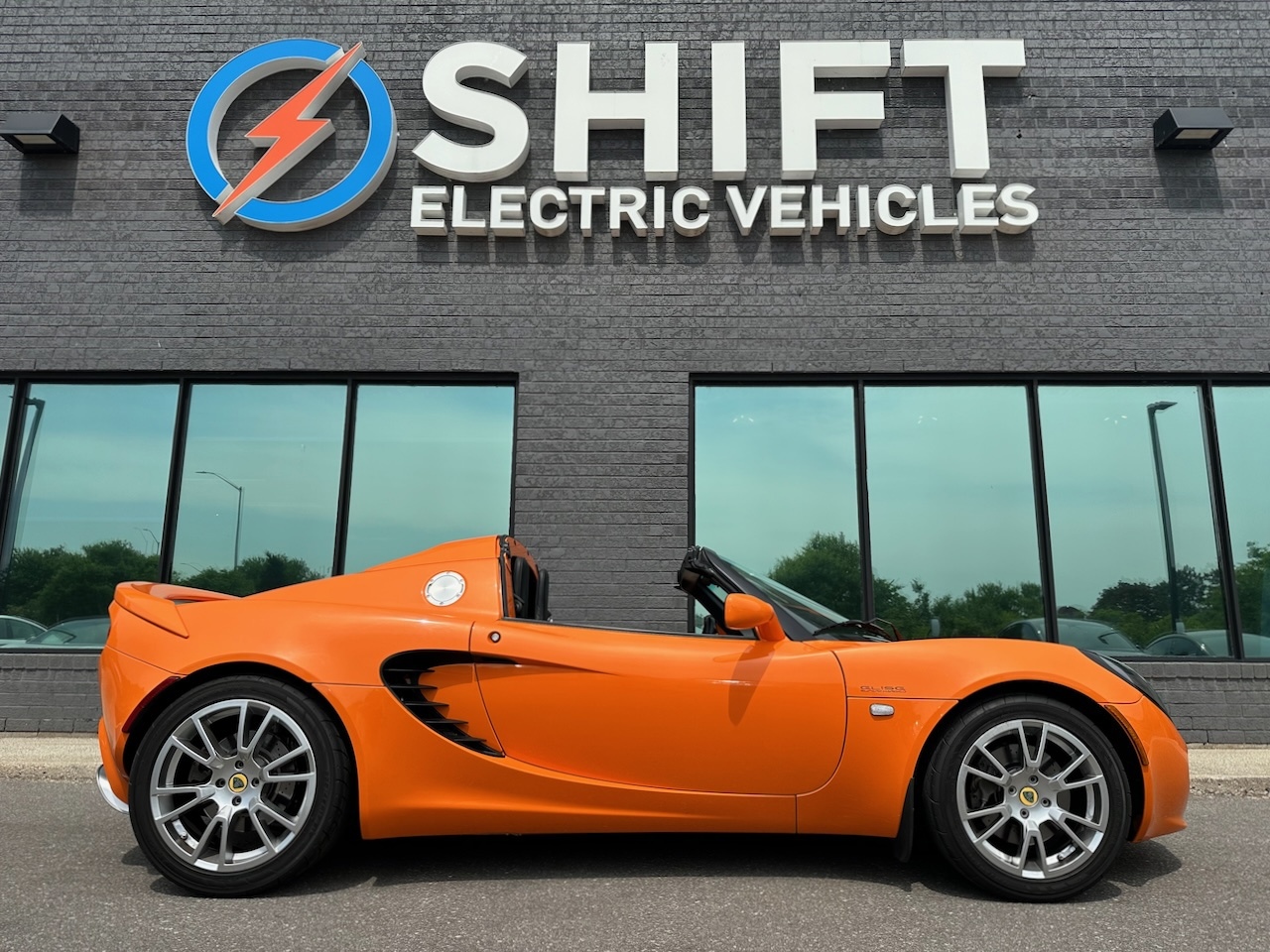 2009 Lotus Elise Convertible SC Spectacular condition inside and ou