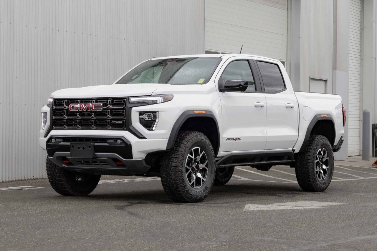 2024 GMC Canyon AT4X Available for 5.49% up to 72 Months! / 