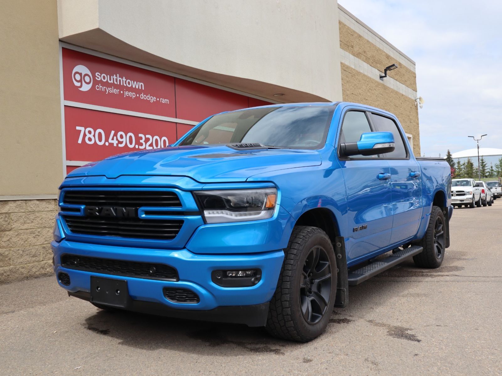 2022 Ram 1500 SPORT GT IN HYDRO BLUE PEARL EQUIPPED WITH A 5.7L 