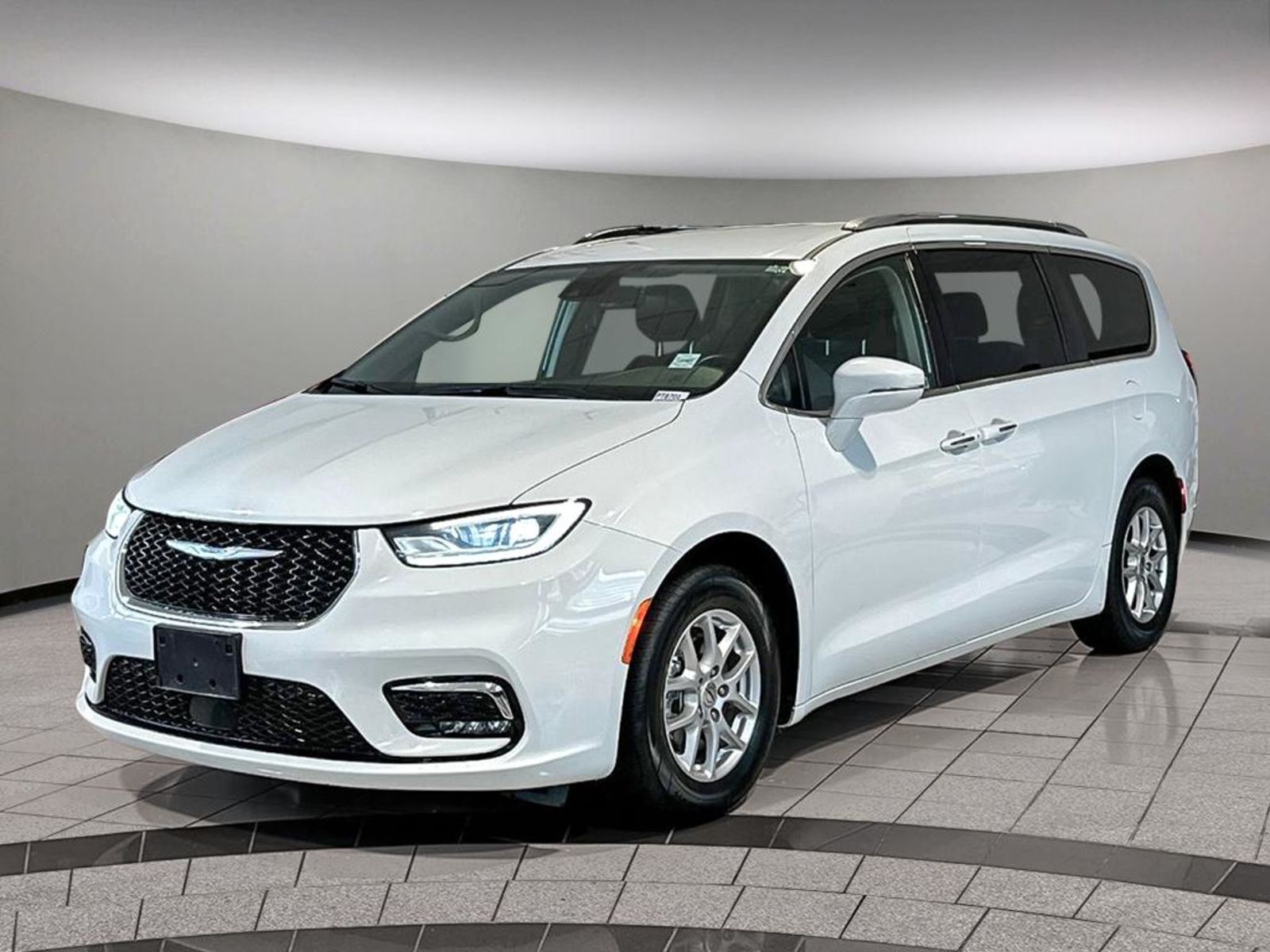 2021 Chrysler Pacifica Touring-L - No Accidents / Local / NO FEES!!