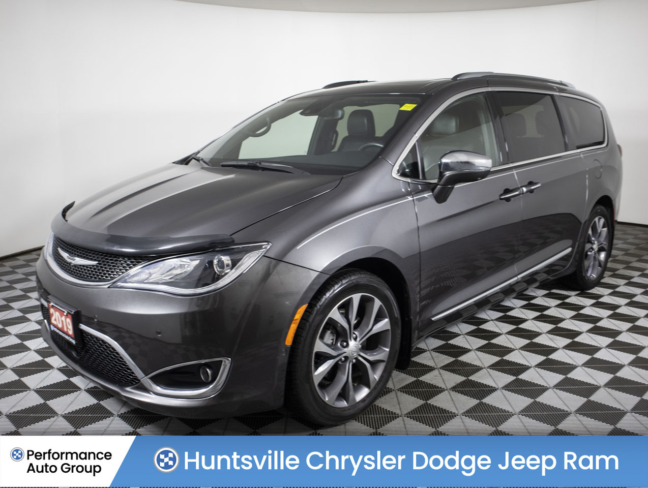 2019 Chrysler Pacifica Limited- Stow n Go-Leather-Roof-Rear Theatre Group