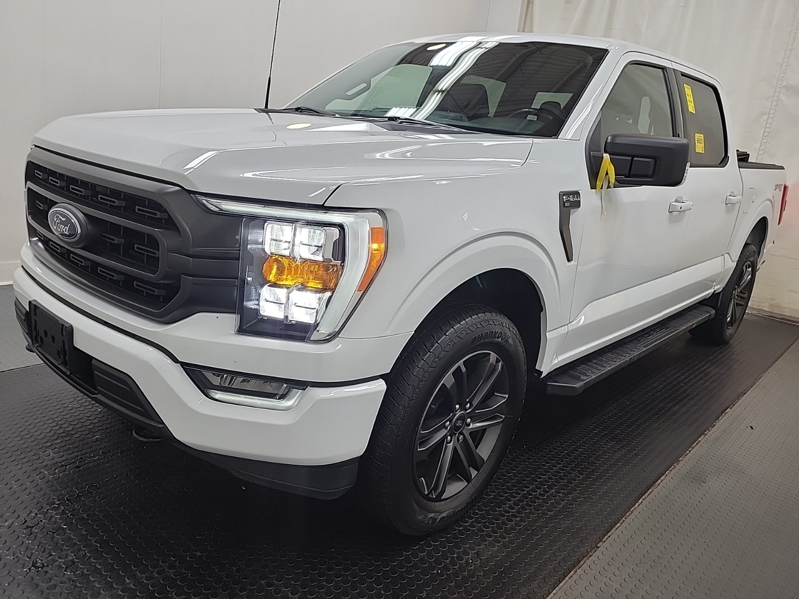 2022 Ford F-150 XLT 4WD SuperCrew 5.5' Box COMING SOON 
