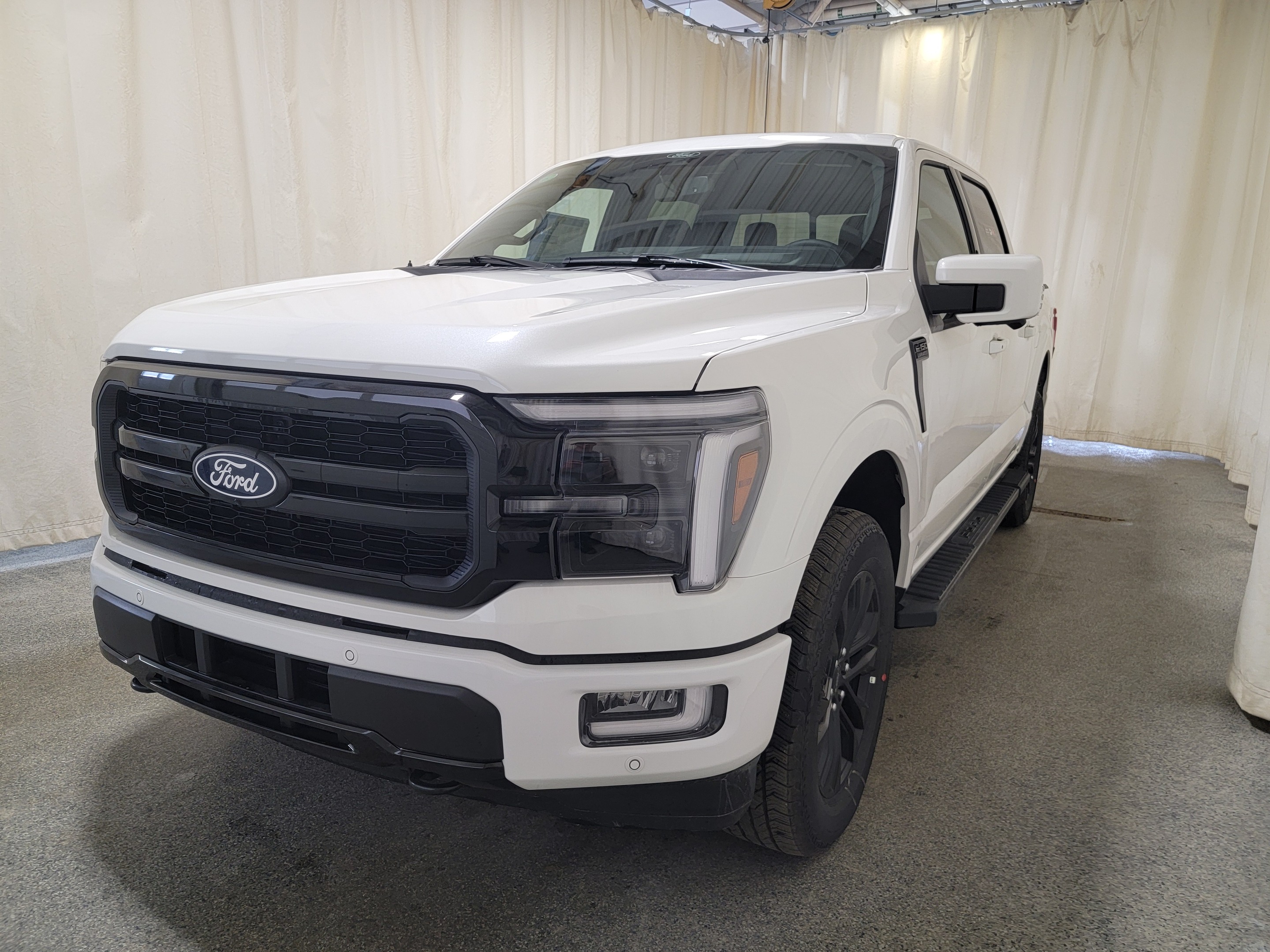 2024 Ford F-150 LARIAT W/ TWIN PANEL MOONROOF