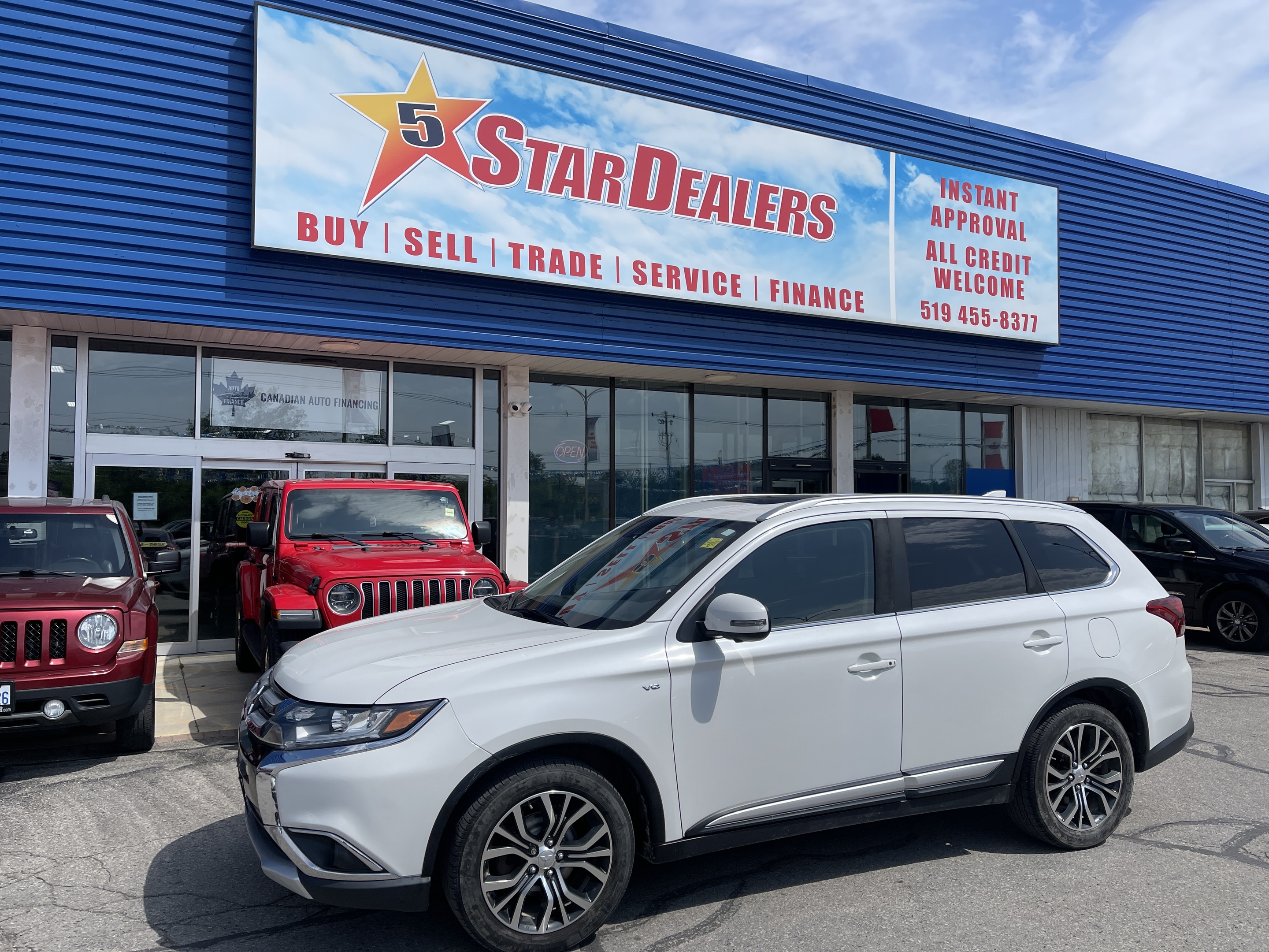 2017 Mitsubishi Outlander GT LEATHER SUNROOF LOADED! WE FINANCE ALL CREDIT!