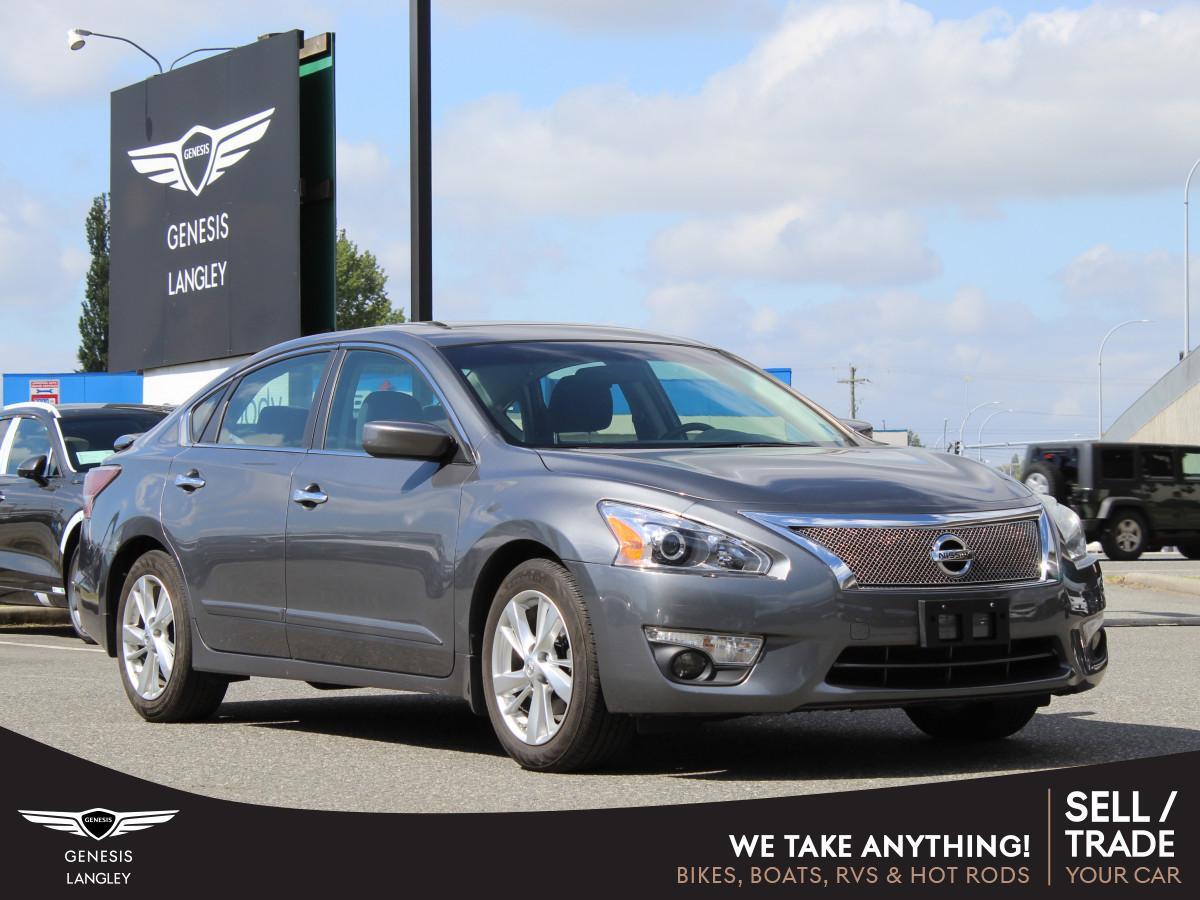 2015 Nissan Altima 2.5 SV | Locally Owned | Sunroof 