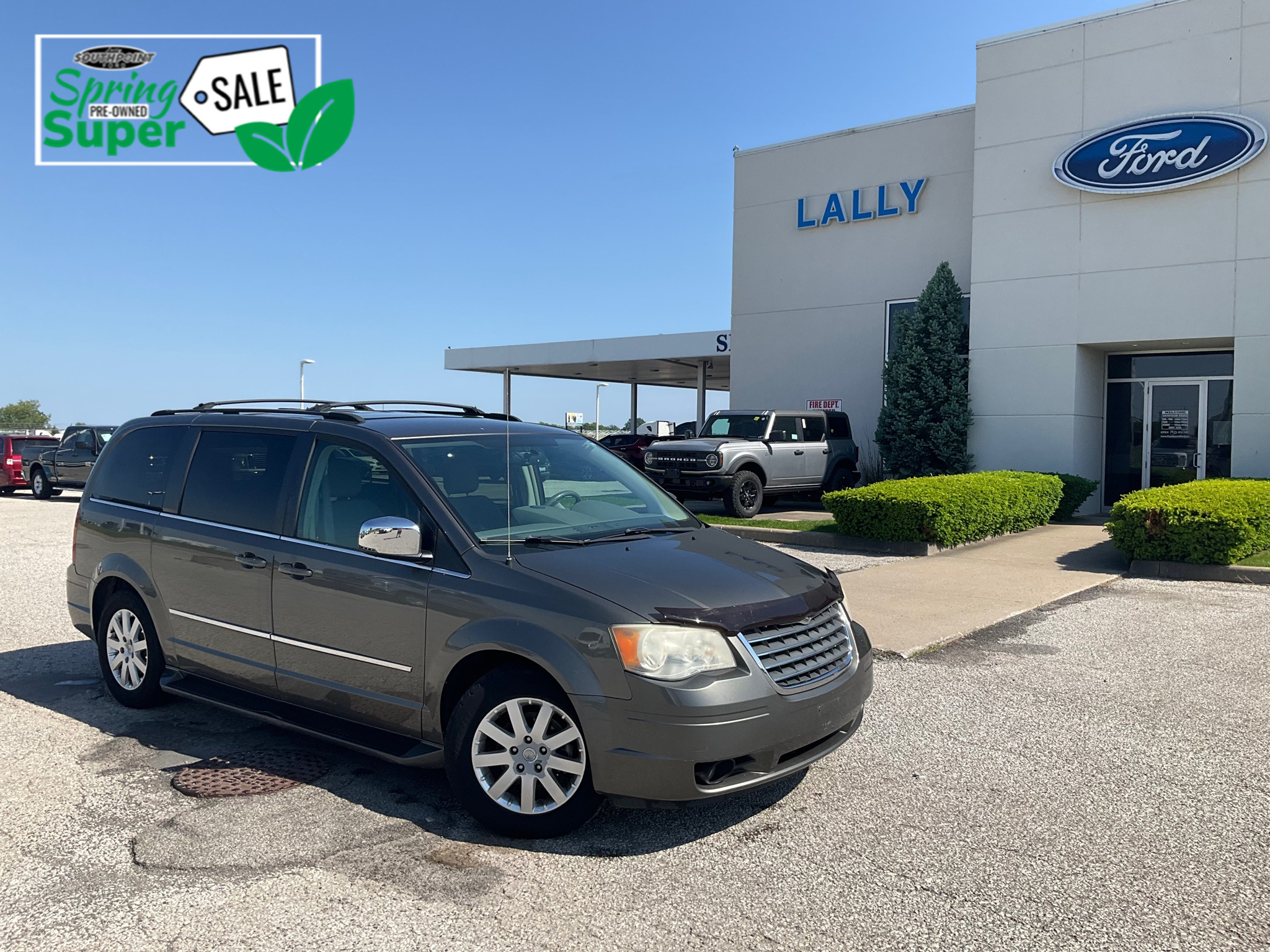 2010 Chrysler Town & Country ***** THIS UNIT IS SOLD AS IS *****