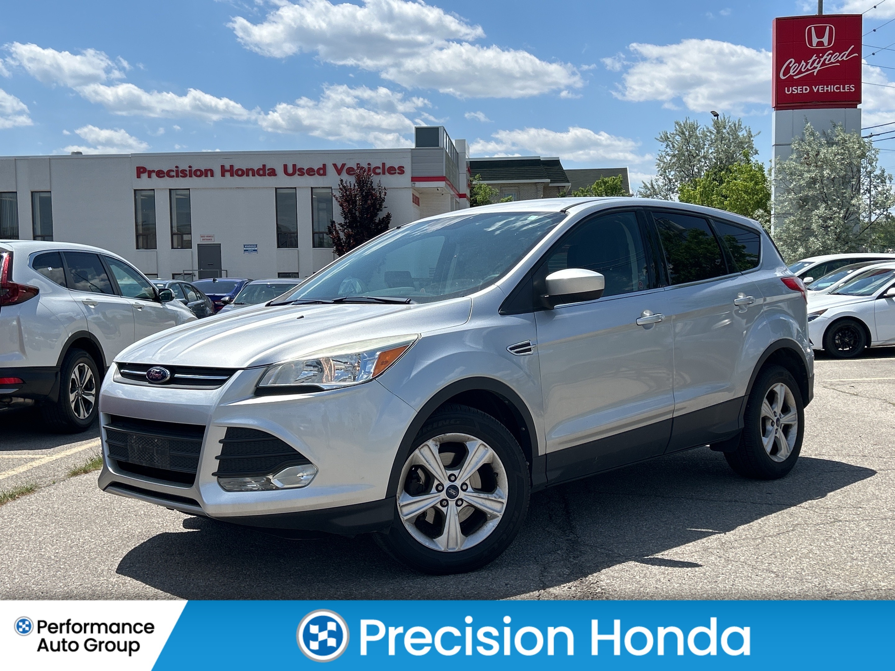2015 Ford Escape SE - Bluetooth - Heated Seats - R.Cam - Low Kms