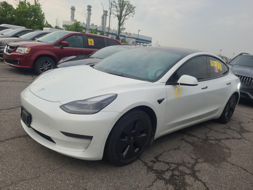 2022 Tesla Model 3 Standard Range Plus / Autopilot / White Interior /