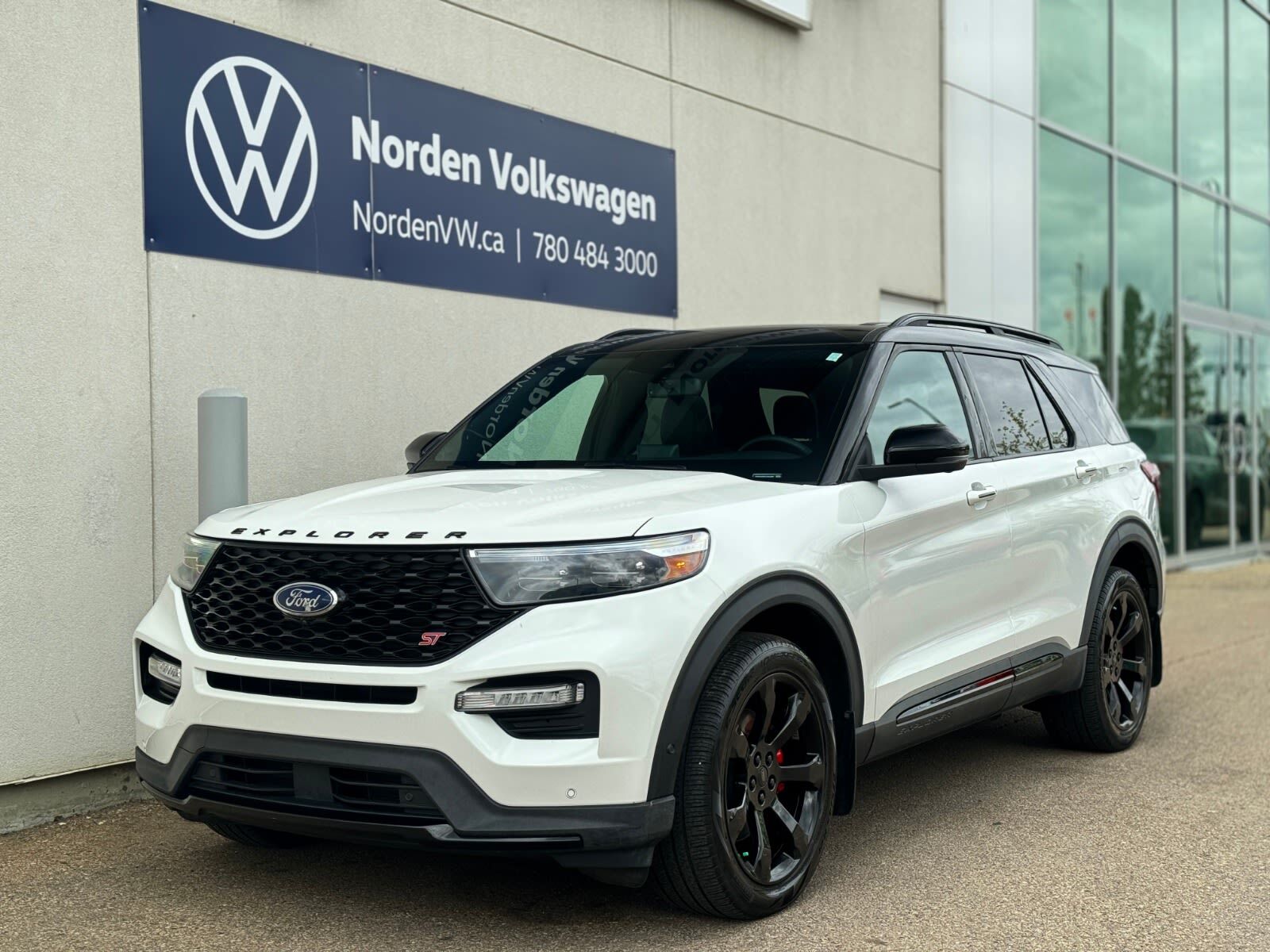 2020 Ford Explorer ST 4WD | CAPTAINS CHAIRS | LOADED | LOW KMS