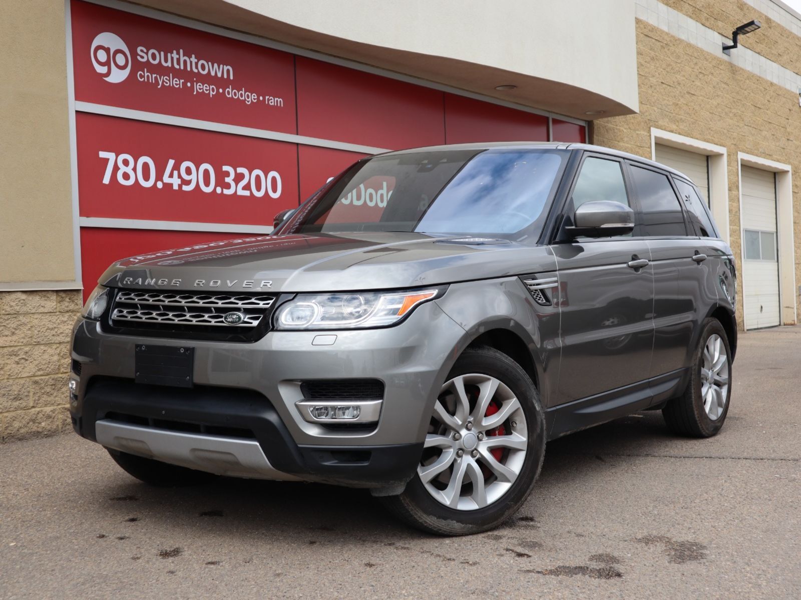 2017 Land Rover Range Rover Sport SPORT DYNAMIC IN GREY EQUIPPED WITH A 5.0L SUPERCH