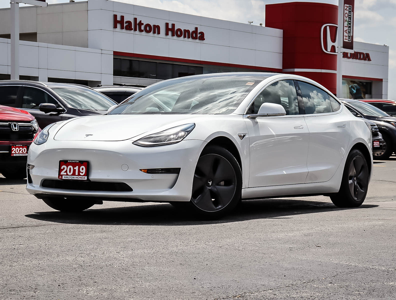 2019 Tesla Model 3 STANDARD RANGE PLUS  |  RWD  |  AUTO DIMMING MIRRO