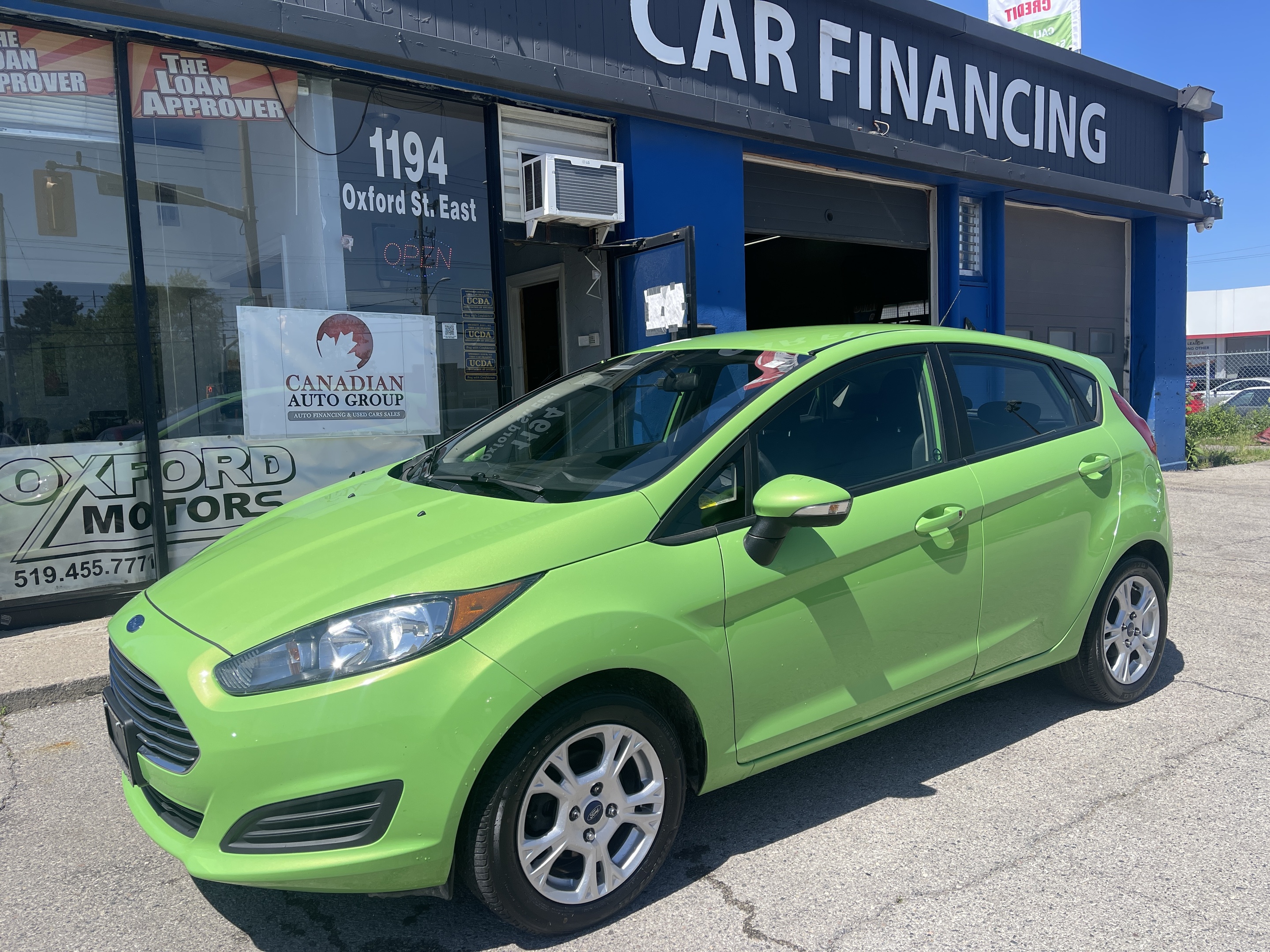 2015 Ford Fiesta 5dr HB SE CLEAN MUST SEE! WE FINANCE ALL CREDIT!