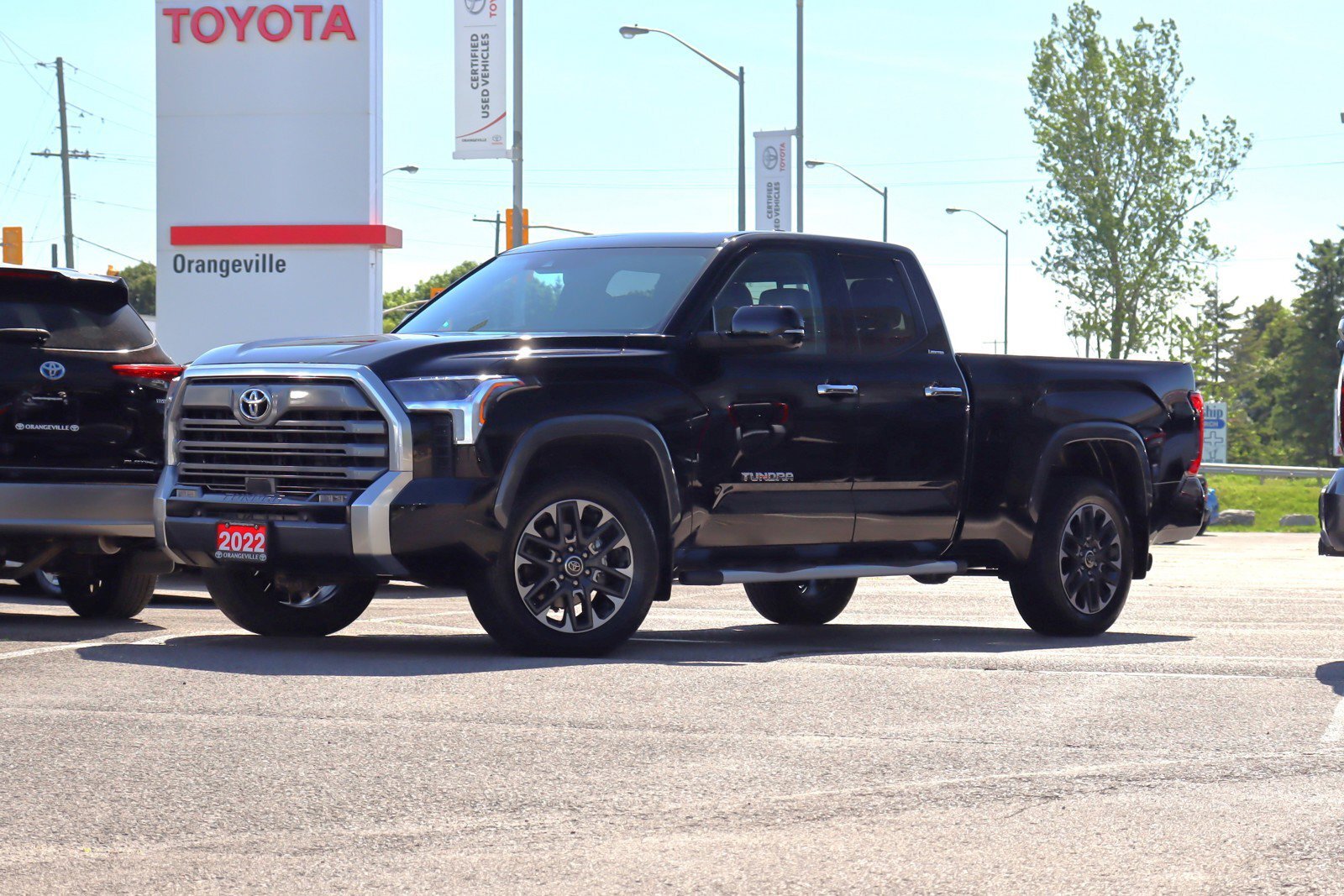 2022 Toyota Tundra Limited 4x4, Double Cab, Leather Heated Seats