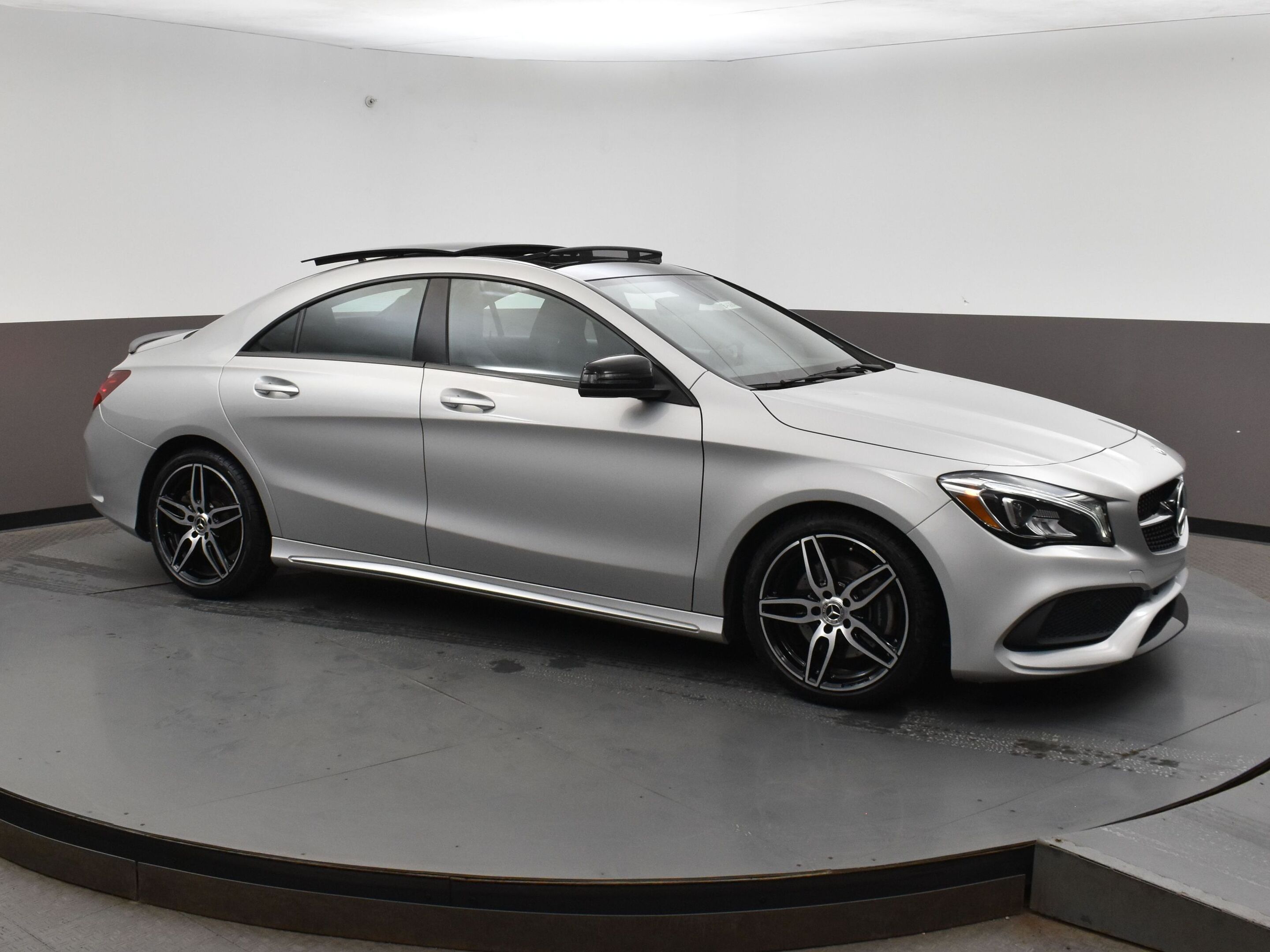 2018 Mercedes-Benz CLA 250 4MATIC PREMIUM PACKAGE, NIGHT PACKAGE, SUNROOF