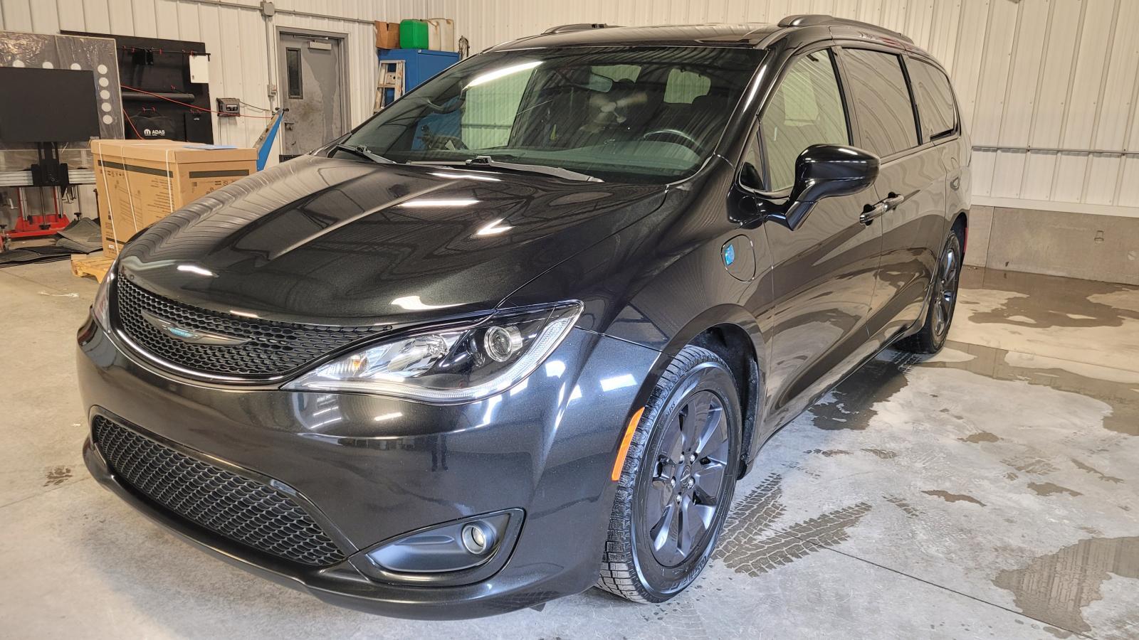 2020 Chrysler Pacifica Hybrid Touring-L 2WD
