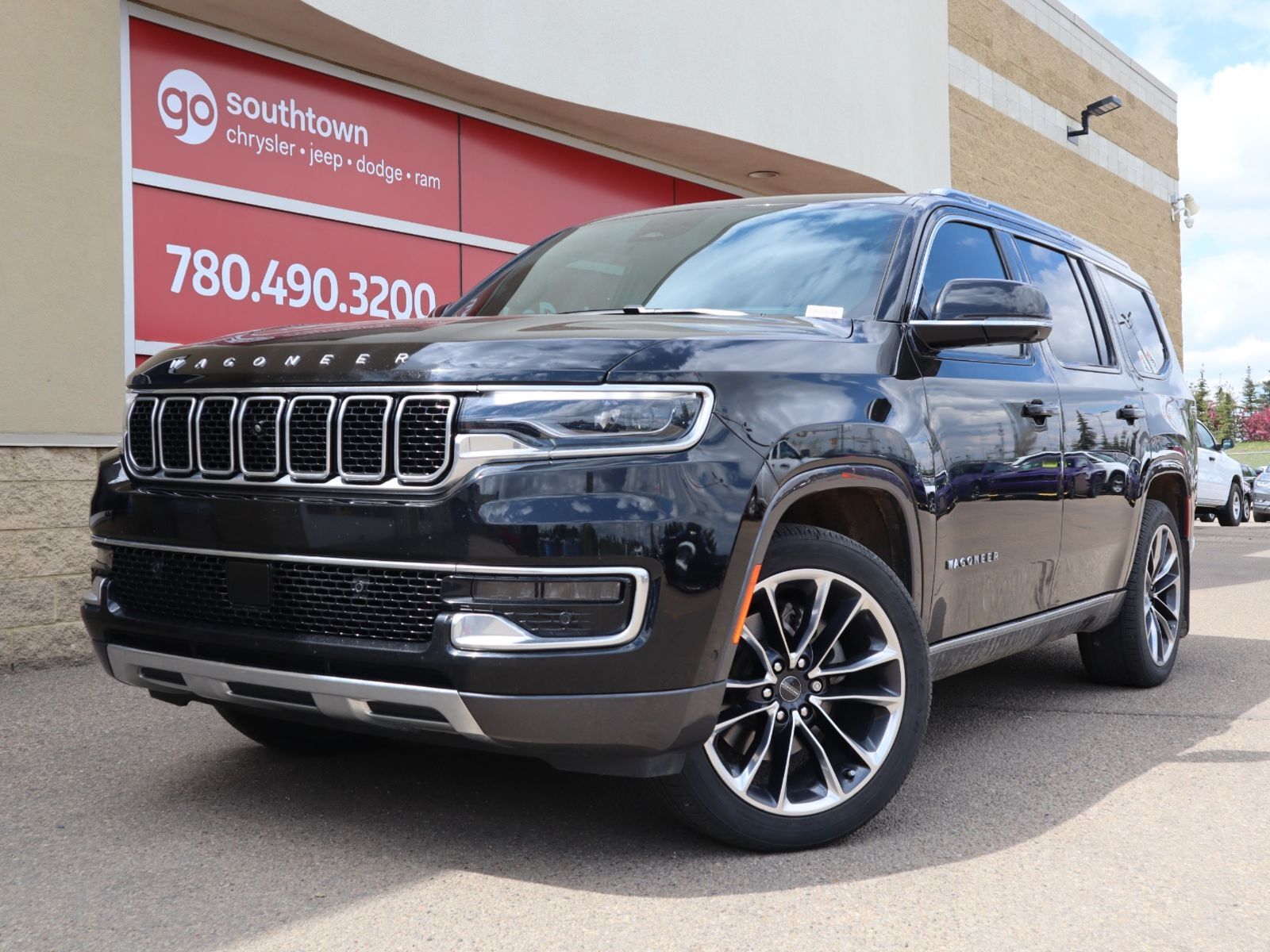 2022 Jeep Wagoneer SERIES III IN DIAMOND BLACK EQUIPPED WITH A 5.7L H
