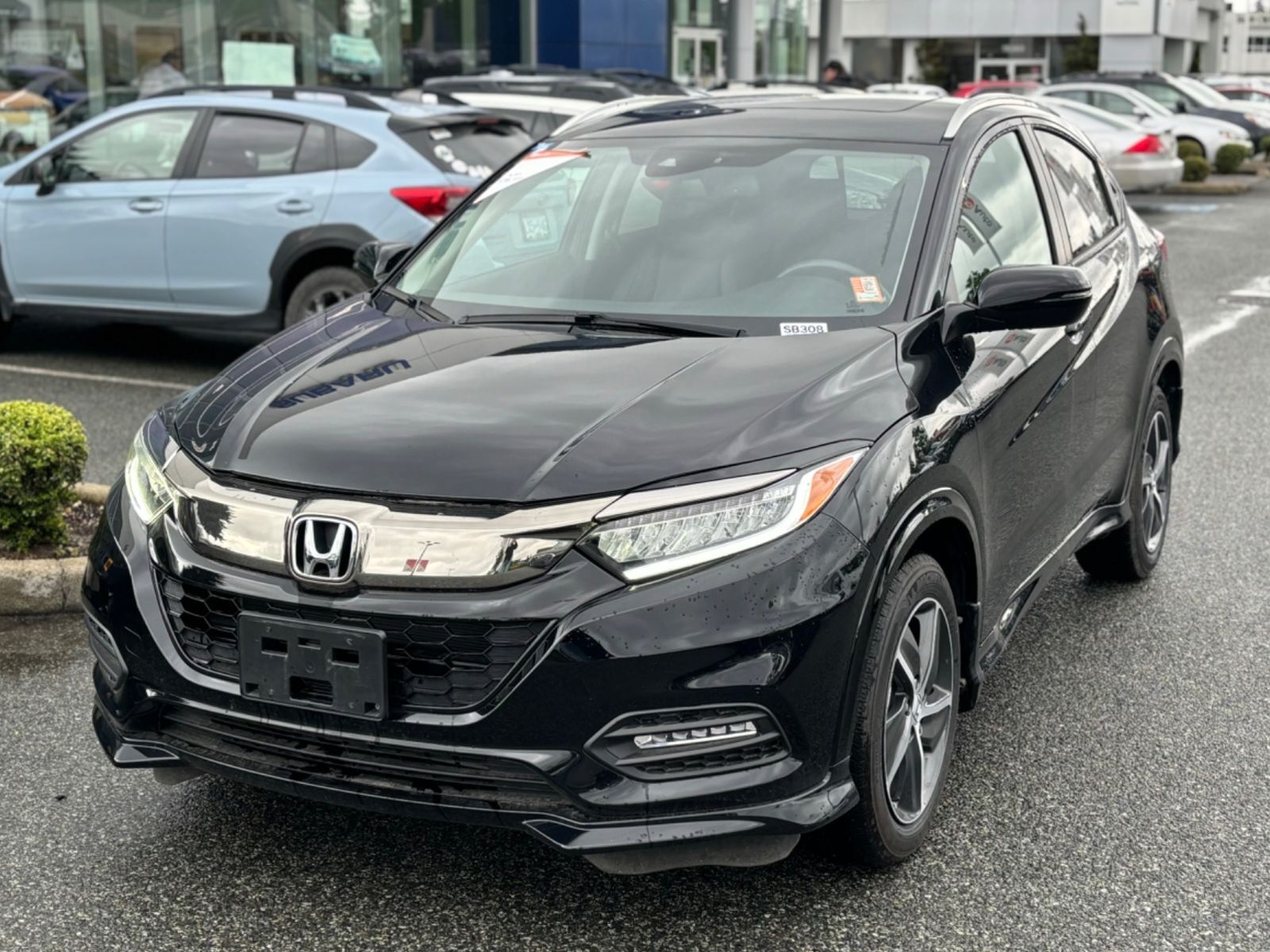2020 Honda HR-V SUNROOF | CLEAN CARFAX | LOW KMS | LEATHER SEATS |
