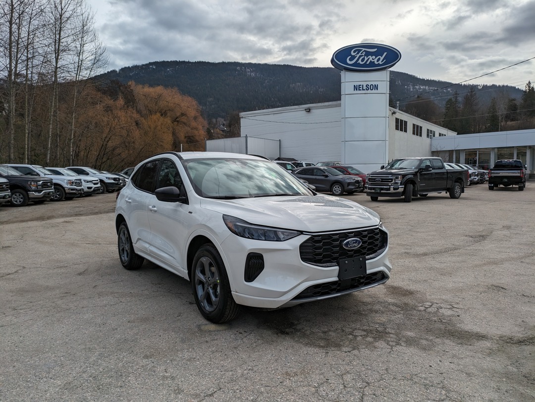 2024 Ford Escape ST-Line - 0.99% Financing Available AWD, Cold Weat