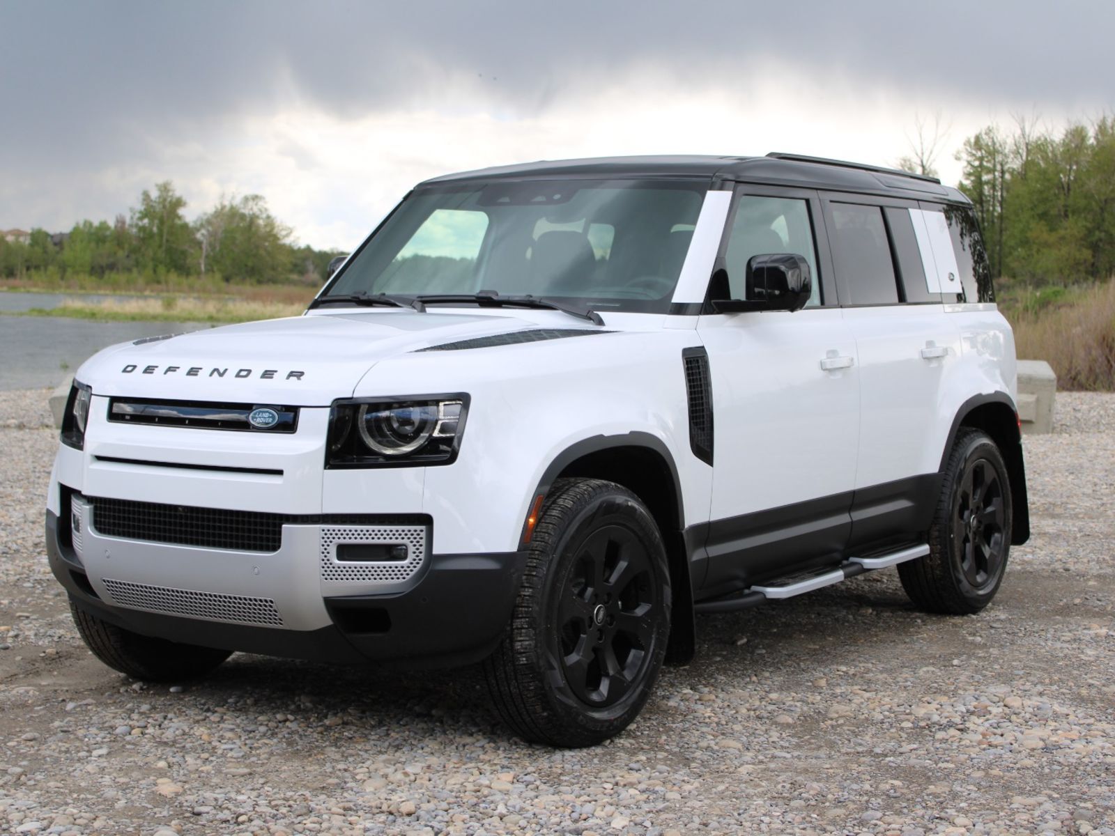 2024 Land Rover Defender 110 P300 S