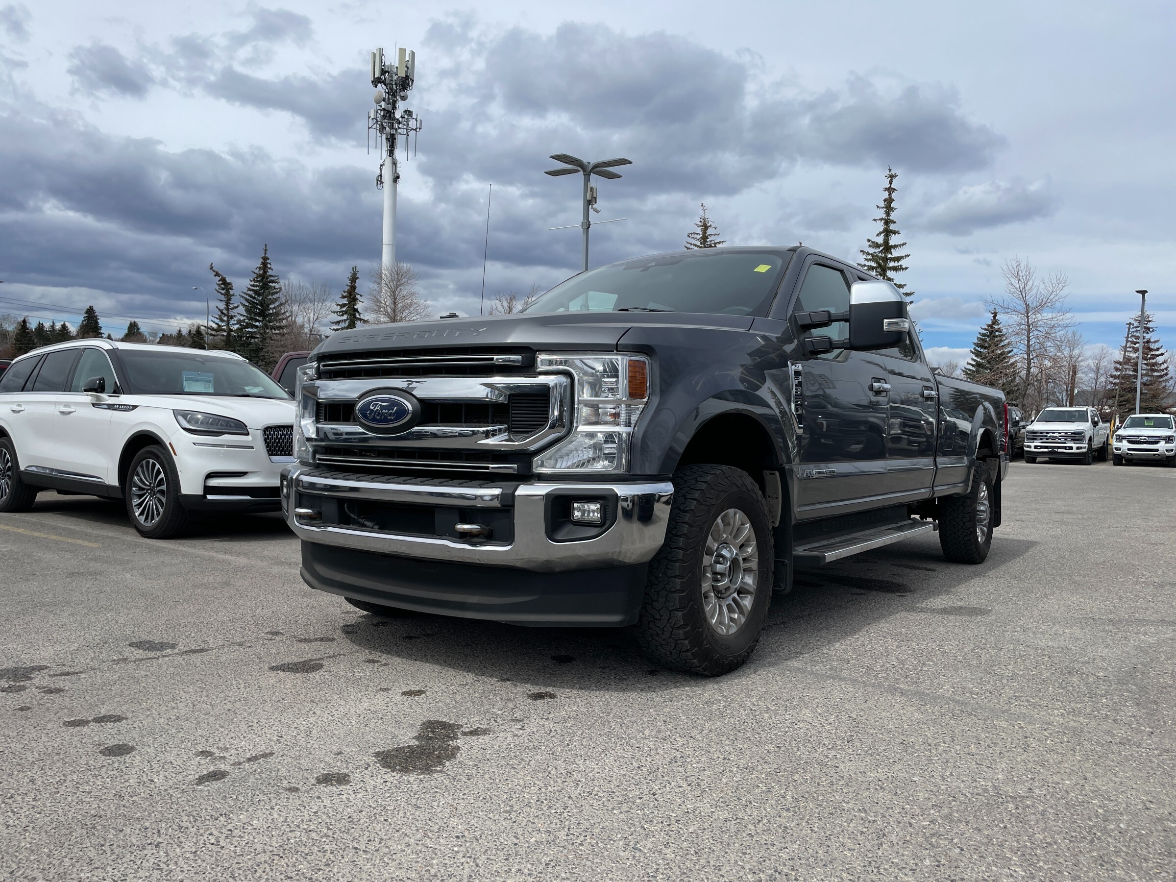 2021 Ford F-350 XLT V8 DIESEL, XLT Premium Package, Heated Front S