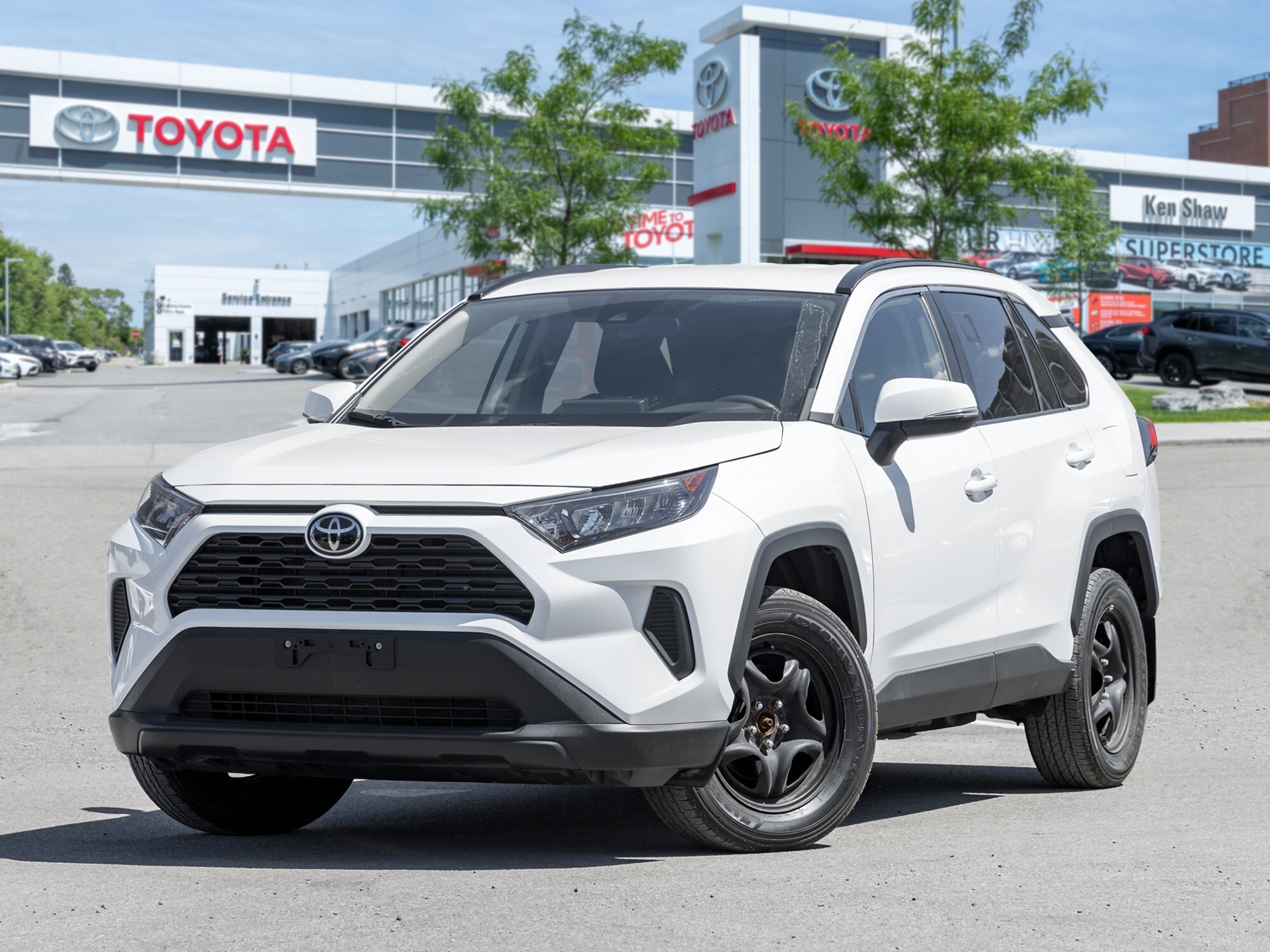 2020 Toyota RAV4 LE / 2 Sets Of Rims And Tires 