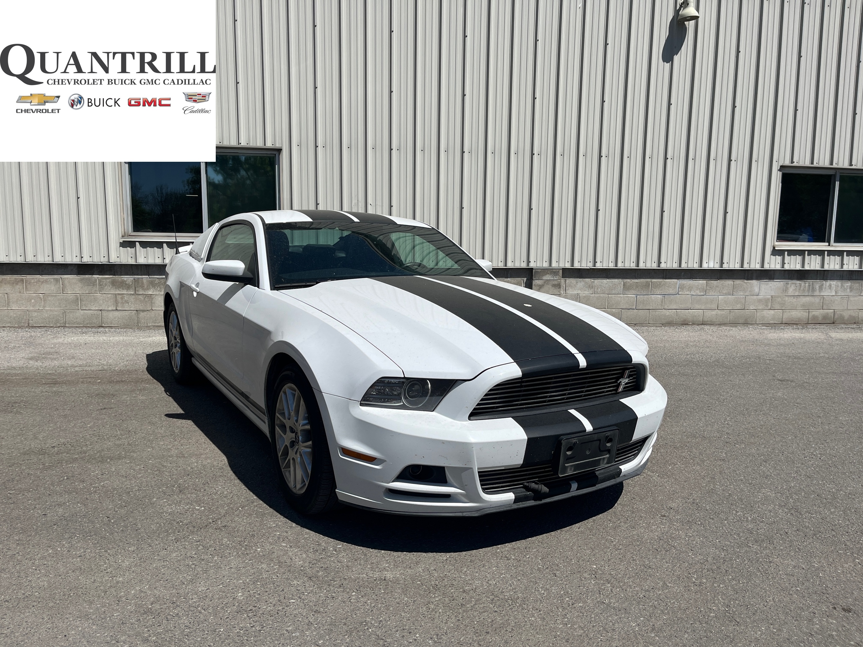 2014 Ford Mustang V6 Premium + Leather + Heated Seats + One Owner