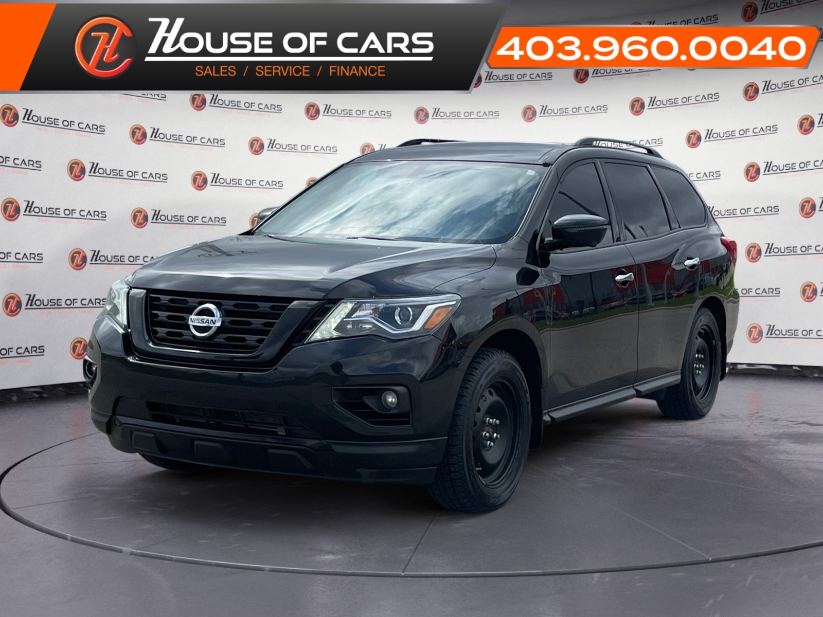 2018 Nissan Pathfinder 4x4 S/ Leather/ Heated Seats/ 3rd Row Seating