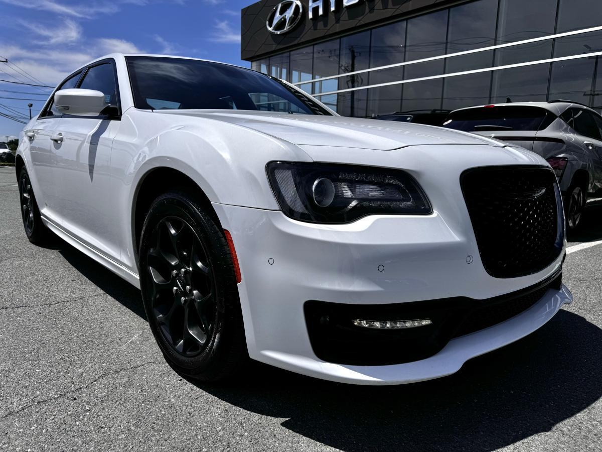 2022 Chrysler 300 300S AWD Toit panoramique Mags GPS Cuir