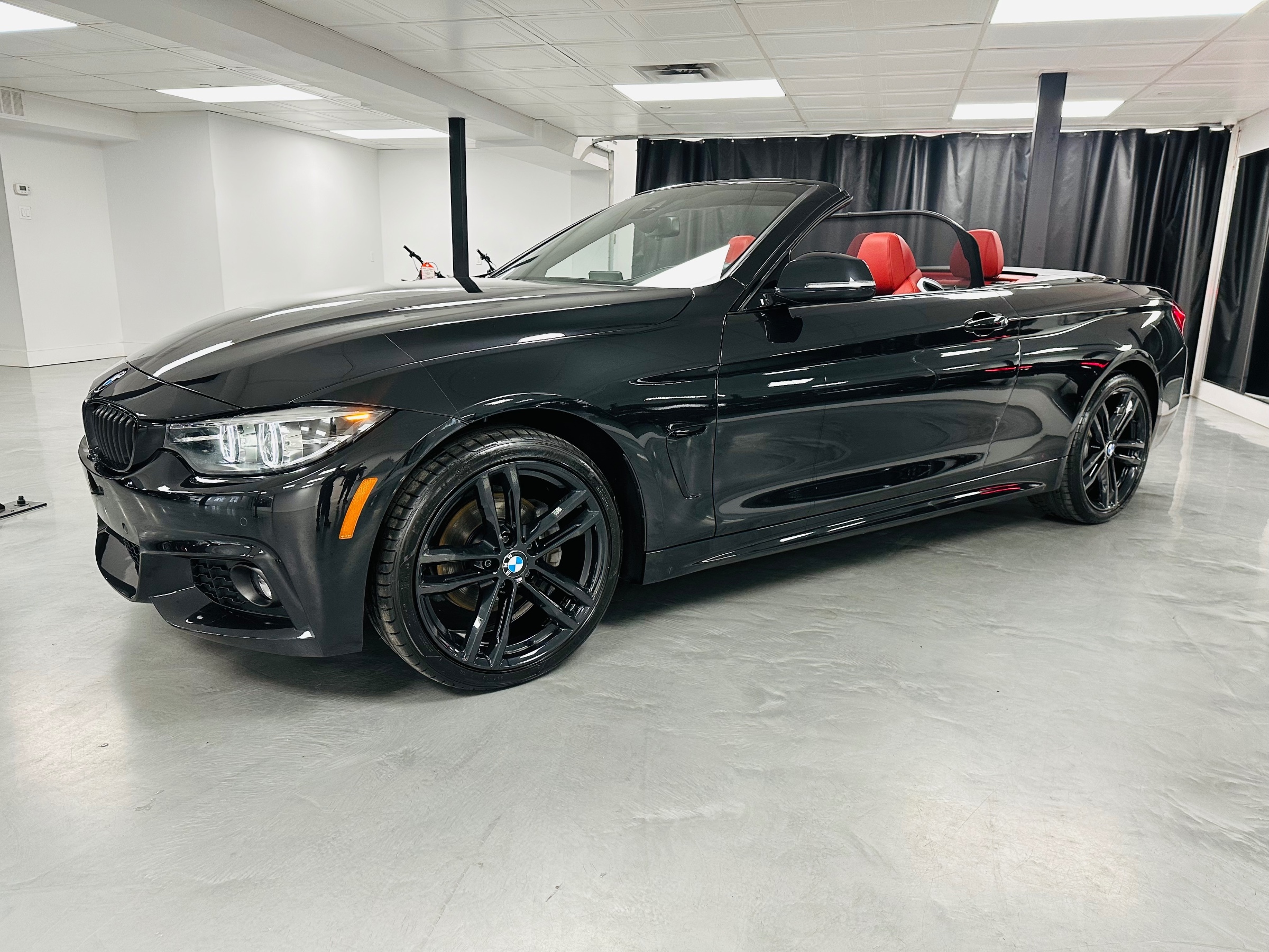 2020 BMW 4 Series CONVERTIBLE BLK ON RED AWD