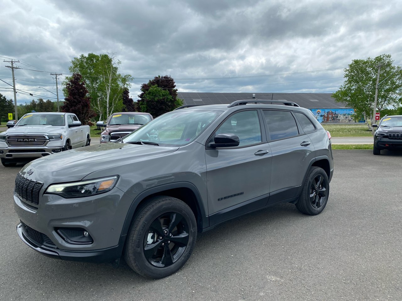 2023 Jeep Cherokee ALTITUDE LOW KMS..AWD..HEATED LEATHER..DUAL POWER 