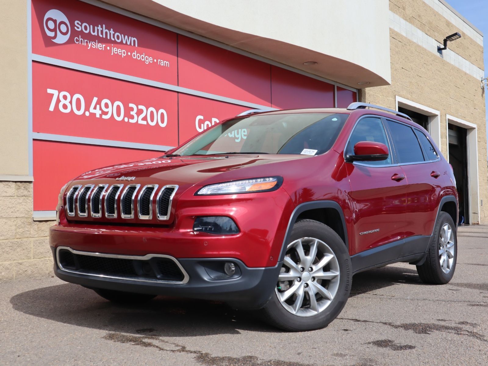 2017 Jeep Cherokee LIMITED IN DEEP CHERRY RED PEARL EQUIPPED WITH A 3