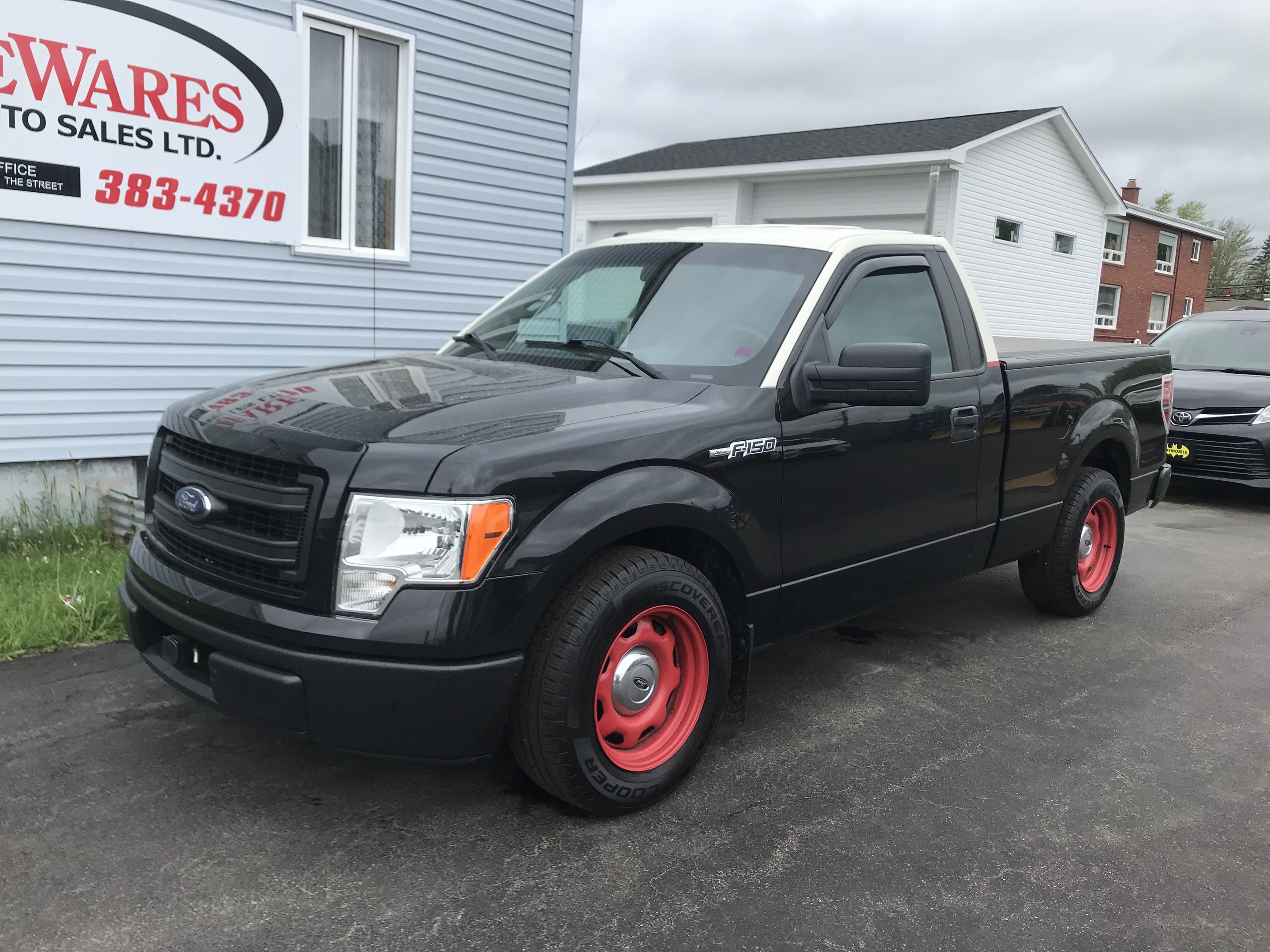 2014 Ford F-150 - 2WD Reg Cab 126  STX - ONLY 91,000 KMS !!!