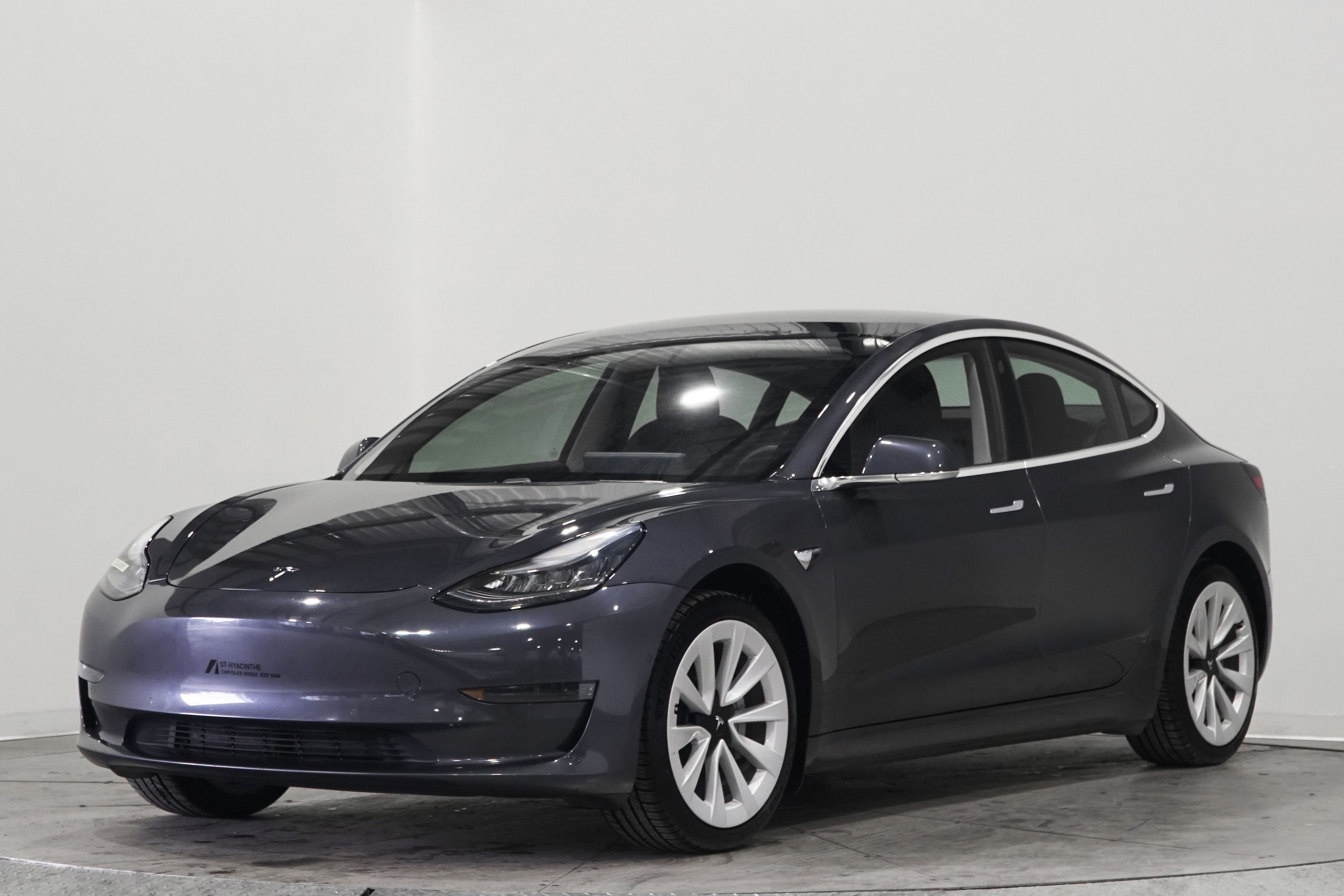 2020 Tesla Model 3 Standard Range Plus Cuir Toit vitré Mags