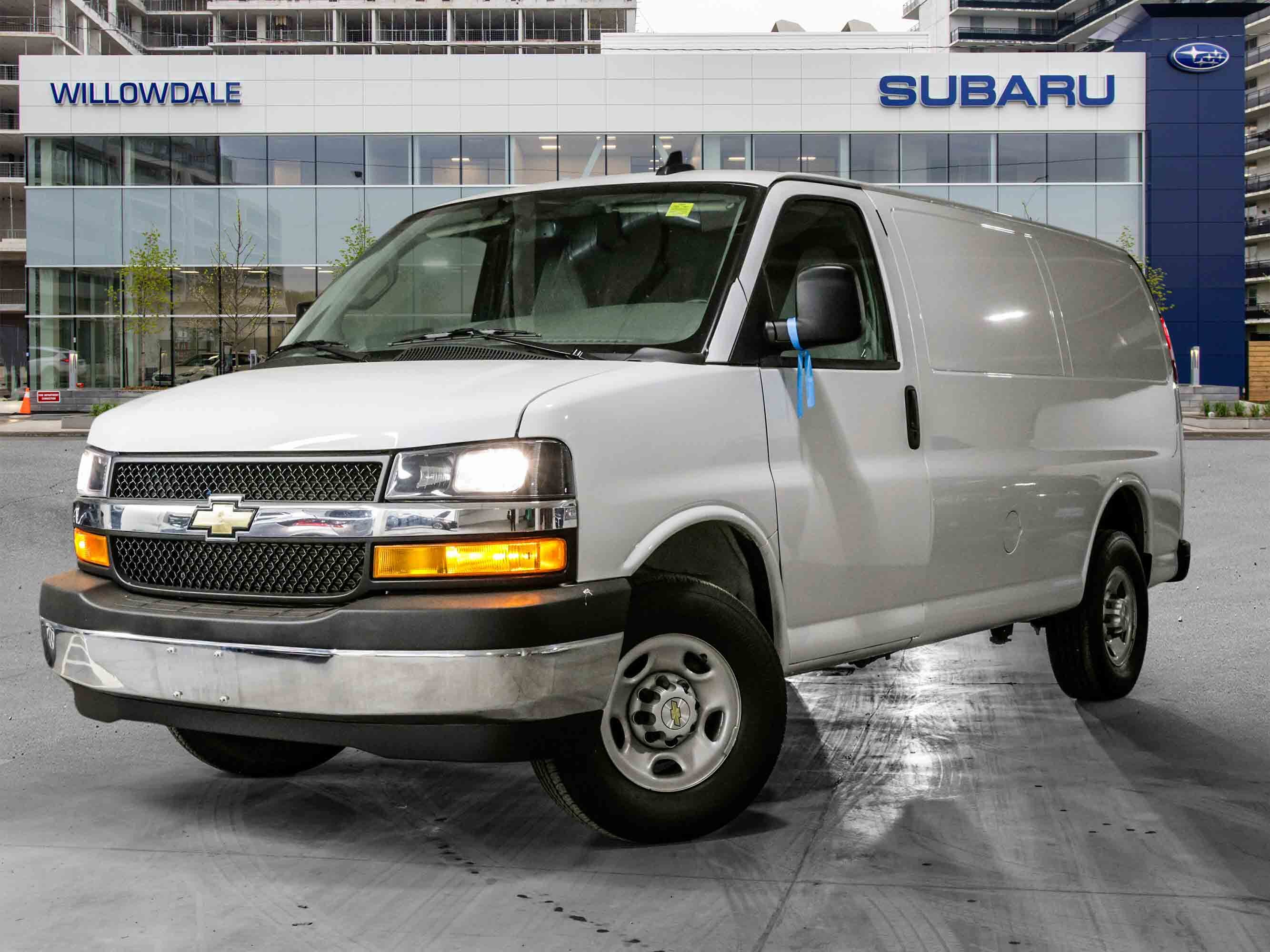 2023 Chevrolet Express 135" 3500 >>No accident<<