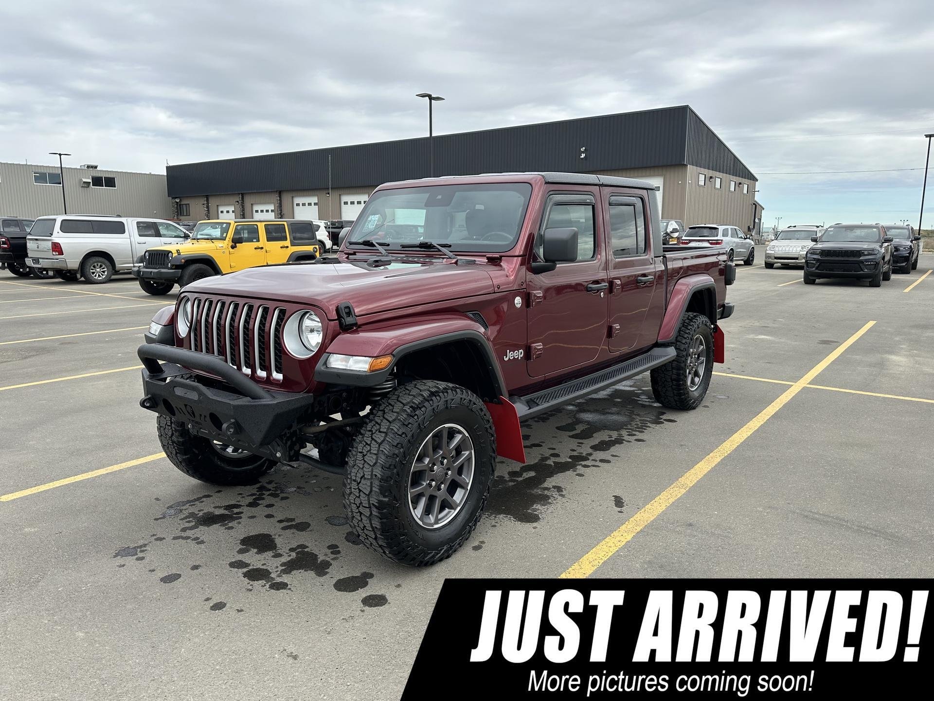 2021 Jeep Gladiator Overland   ,One Owner, Low Km's