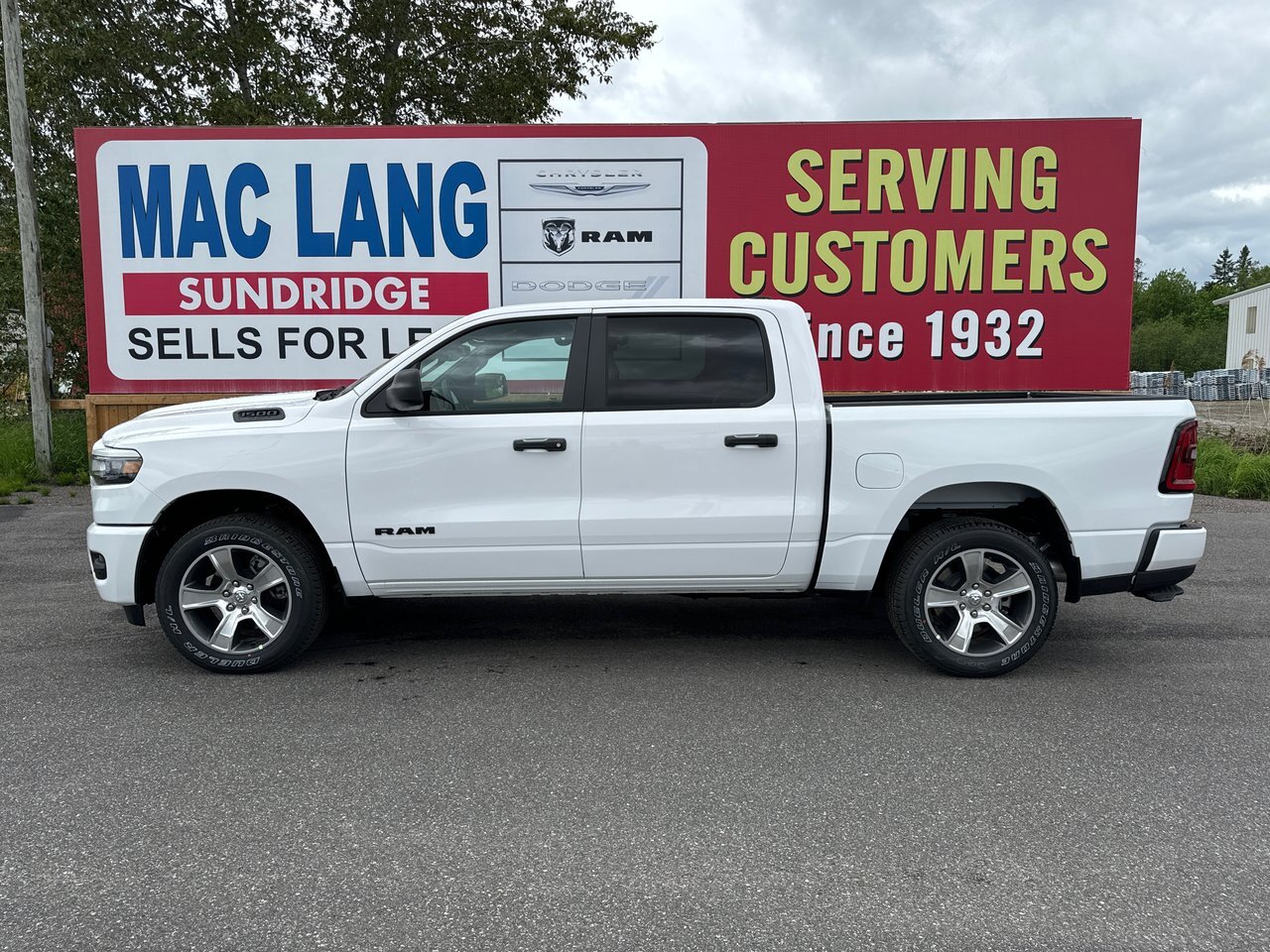 2025 Ram 1500 TRADESMAN 