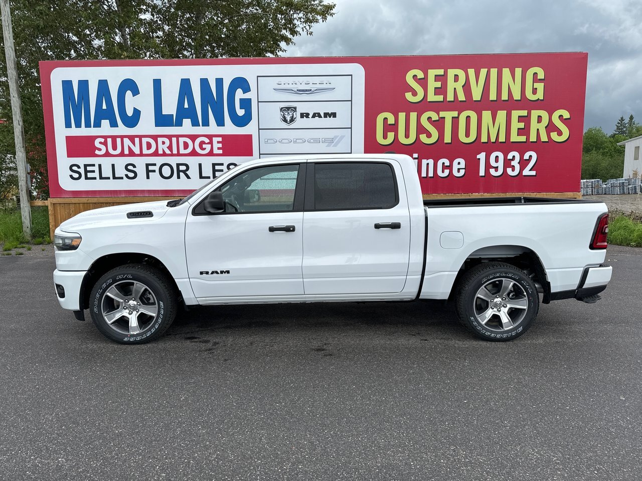 2025 Ram 1500 TRADESMAN 