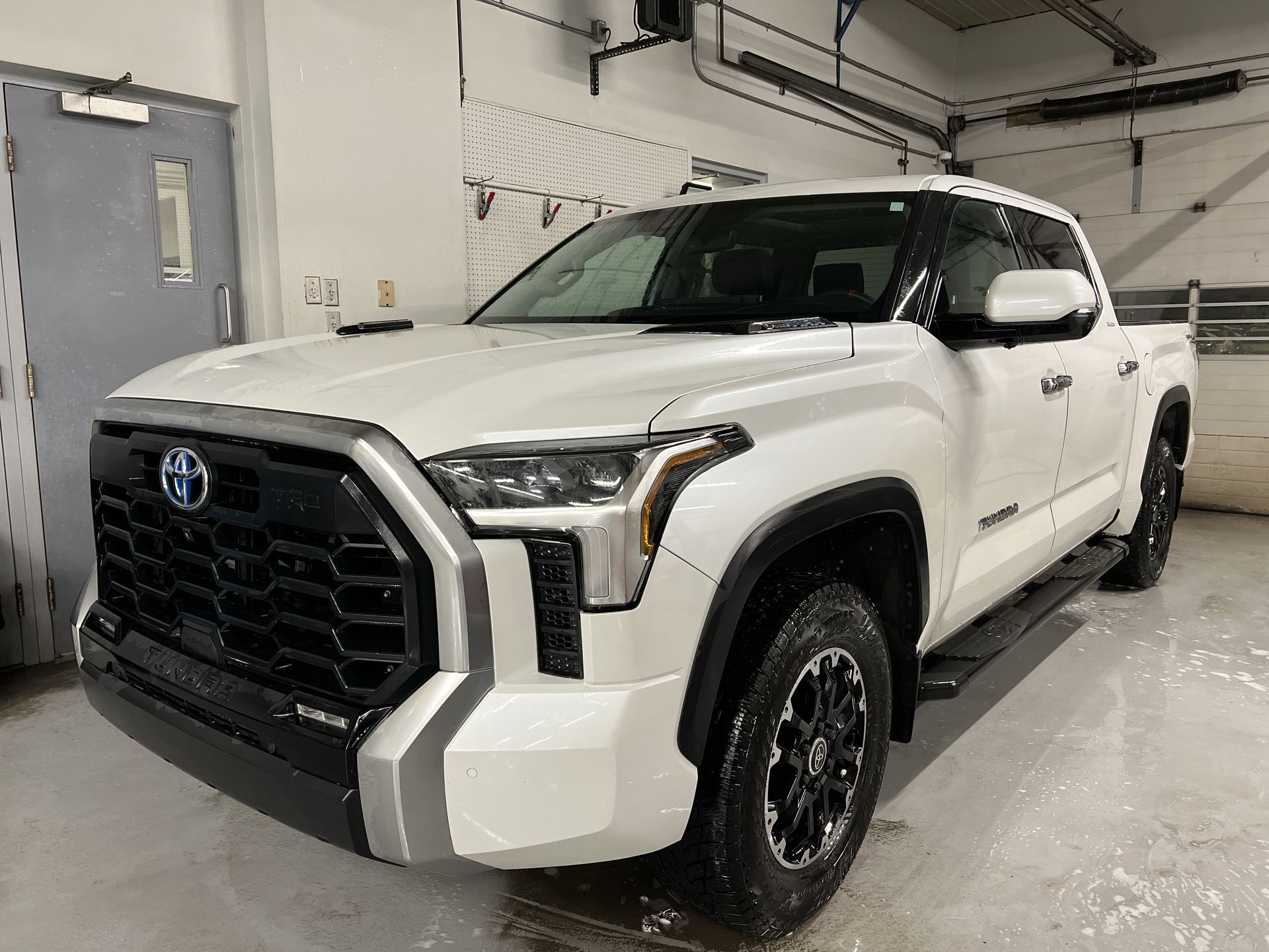 2023 Toyota Tundra LIMITED HYBRID TRD OFF ROAD | PANO ROOF | 360 CAM