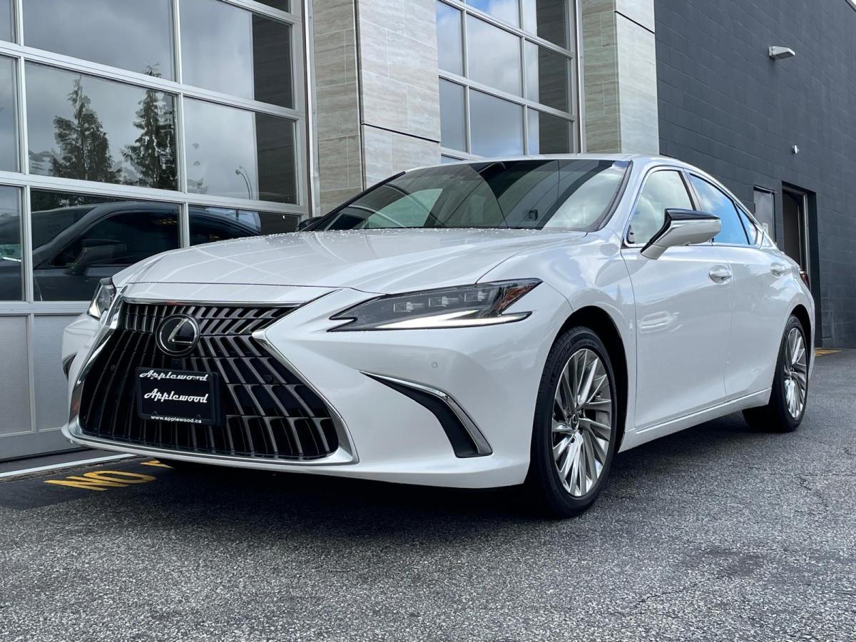 2023 Lexus ES 300h Ultra Luxury Package - Hybrid, No Accident, Local!