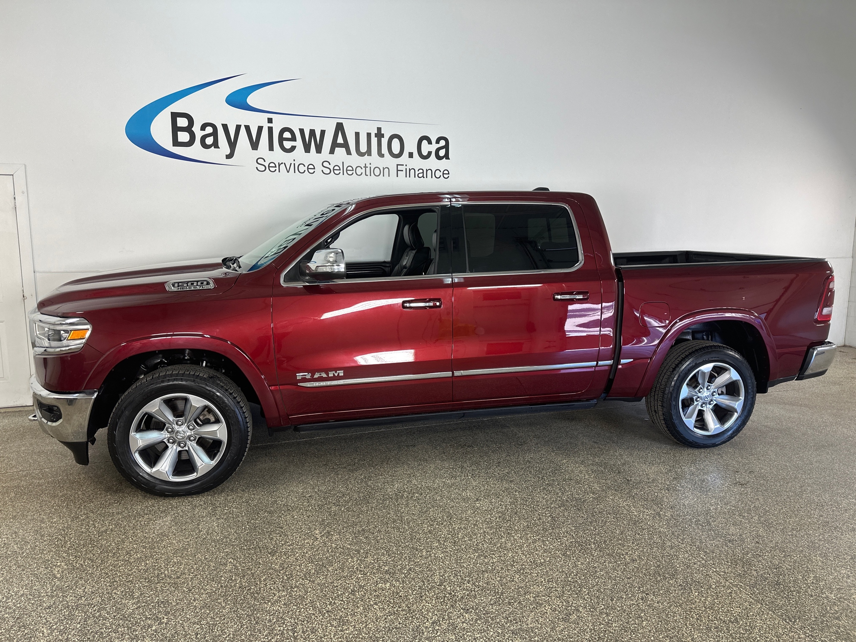 2022 Ram 1500 LIMITED 4X LEATHER, LONG SCREEN, OFF 1 OWNER LEASE