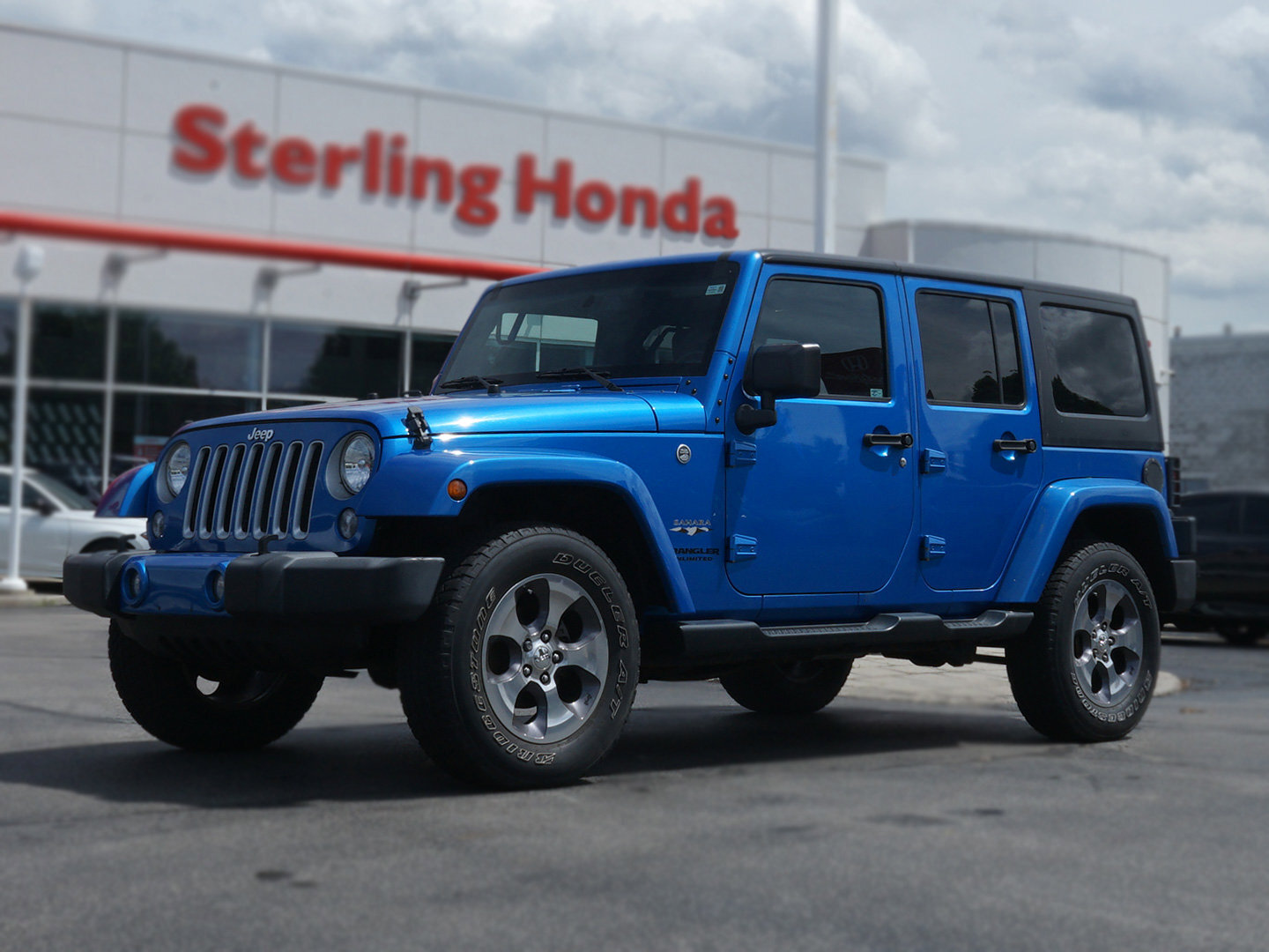 2016 Jeep WRANGLER UNLIMITED SAHARA | NO ACCIDENTS | SOFT TOP | HARD TOP