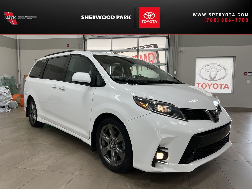 2018 Toyota Sienna SE FWD Technology *****Month End Special*****