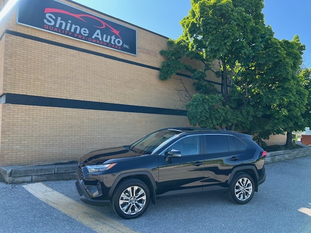 2023 Toyota RAV4 XLE AWD LEATHER SUNROOF LOW KMS 1 OWNER