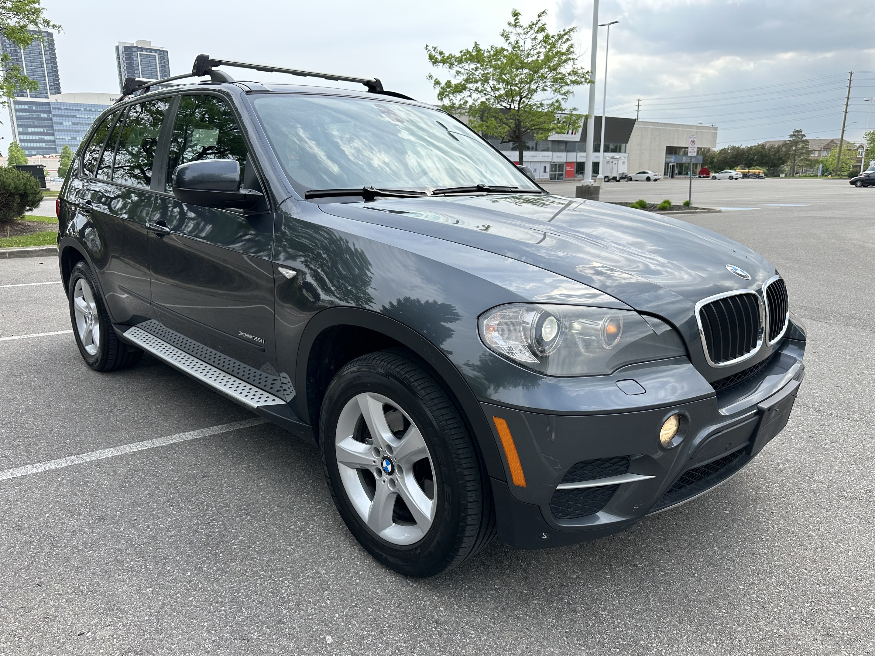 2011 BMW X5 | AWD | Panoramic Sunroof | One Owner | Roof Rack 
