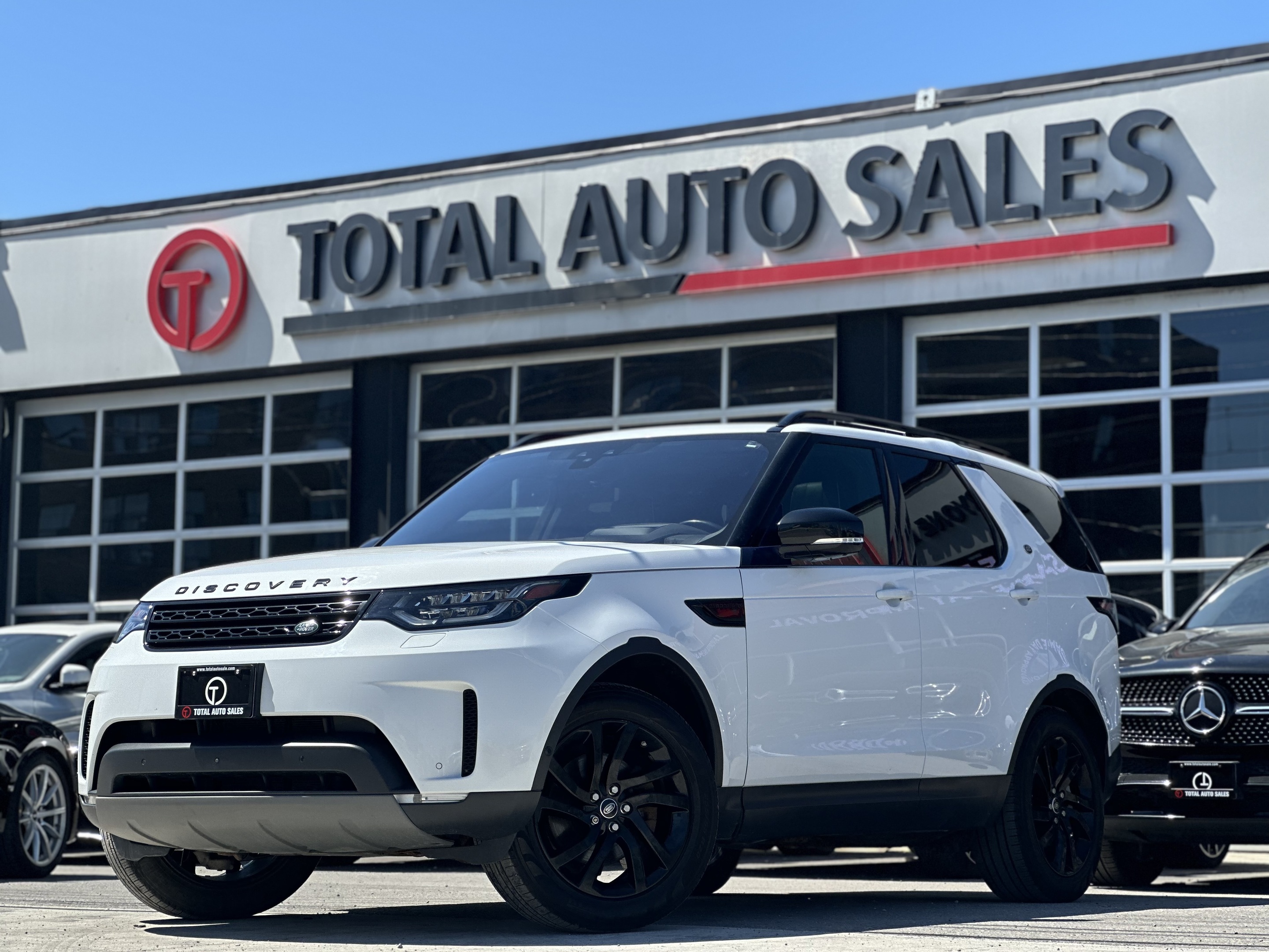 2018 Land Rover Discovery HSE | MERIDIAN | PANO | APPLE CAR PLAY | LOADED |