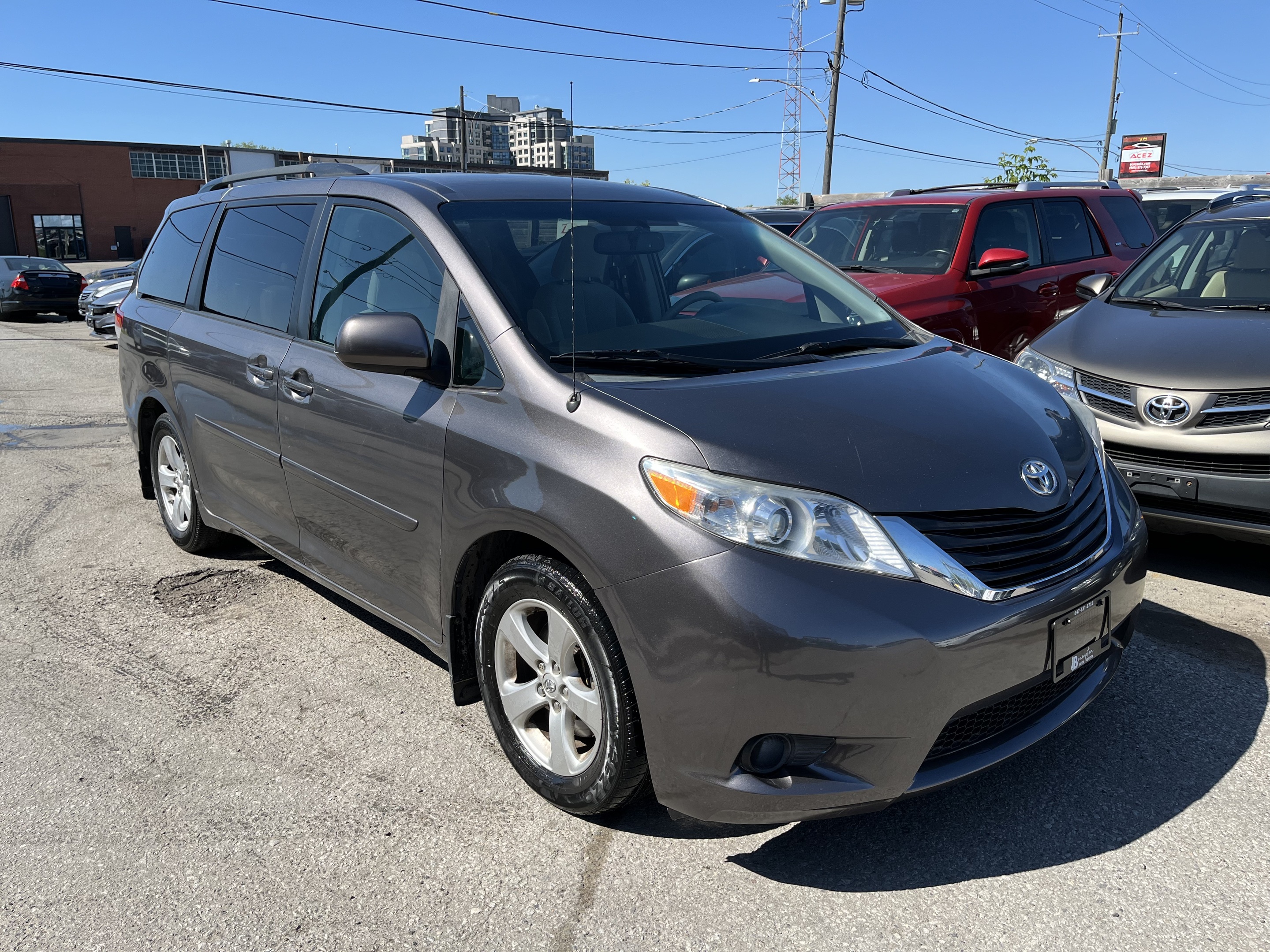 2014 Toyota Sienna LE 8 Seater